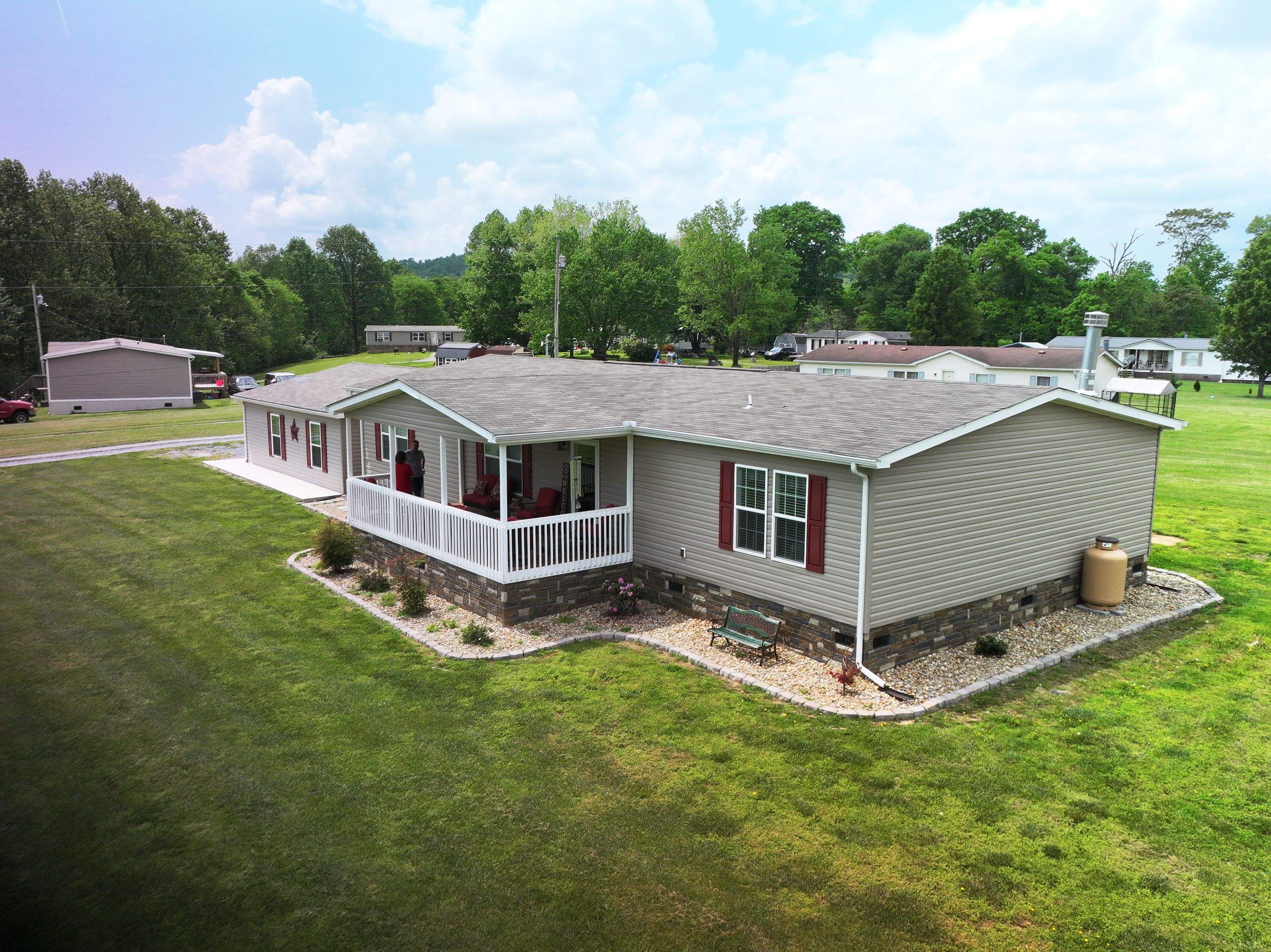 Miller Residence by Omnia Roofing