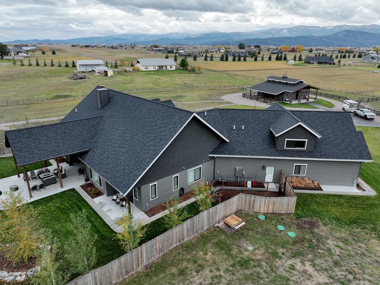 Owens Corning TruDefinition Duration - Onyx Black by Montana Roofing Solutions