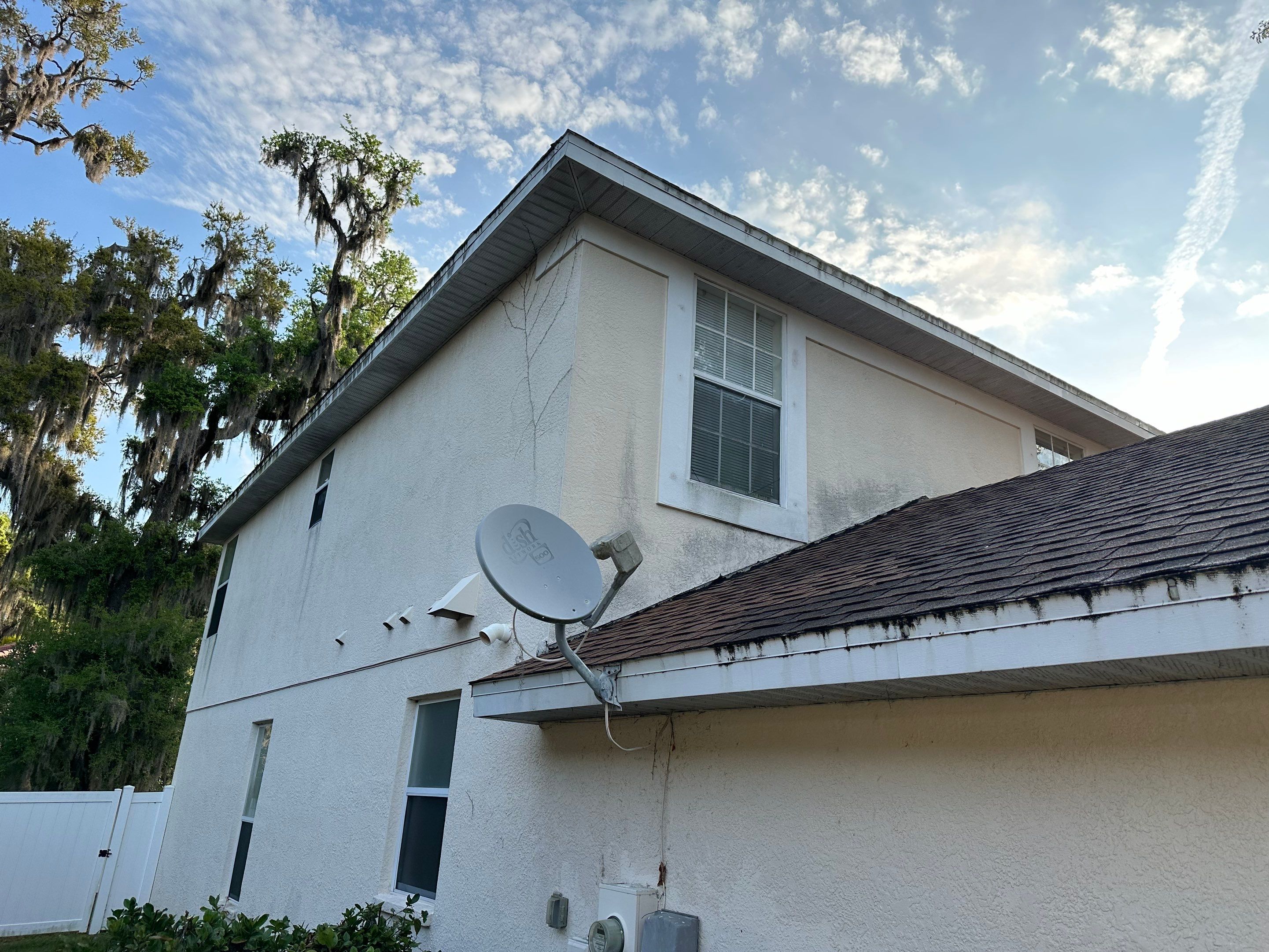 House Wash, Vinyl Fence, Patio, Driveway & Sidewalk Cleaning in Oakley Place, Ellenton, FL | Sunshine AquaWash by Sunshine AquaWash