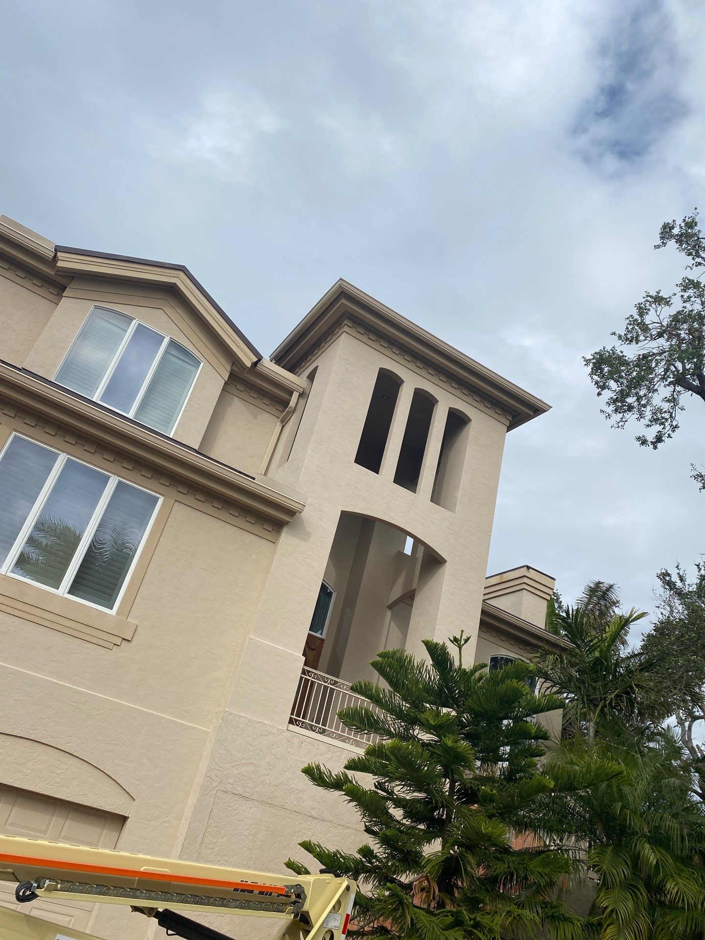 Seamless Gutters in Sarasota FL by Gutter Professors