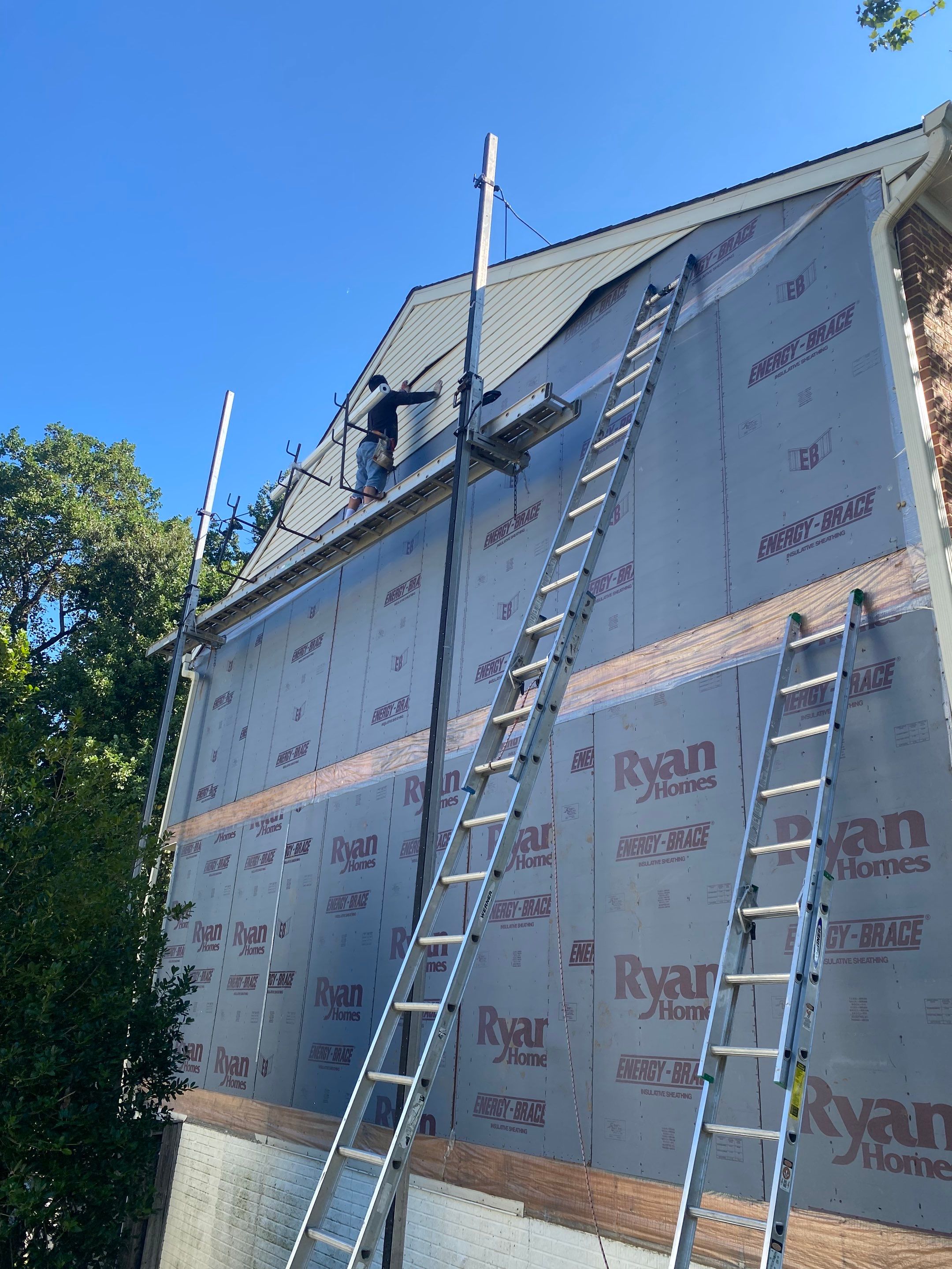 Woodbridge: Siding Replacement with Mastic Ovation Vinyl siding in Linen  by RM Banning, Inc.