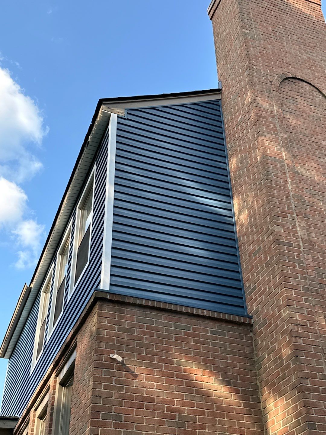 Siding Replacement using Alside Charter Oak D4.5" by 180 Contractors