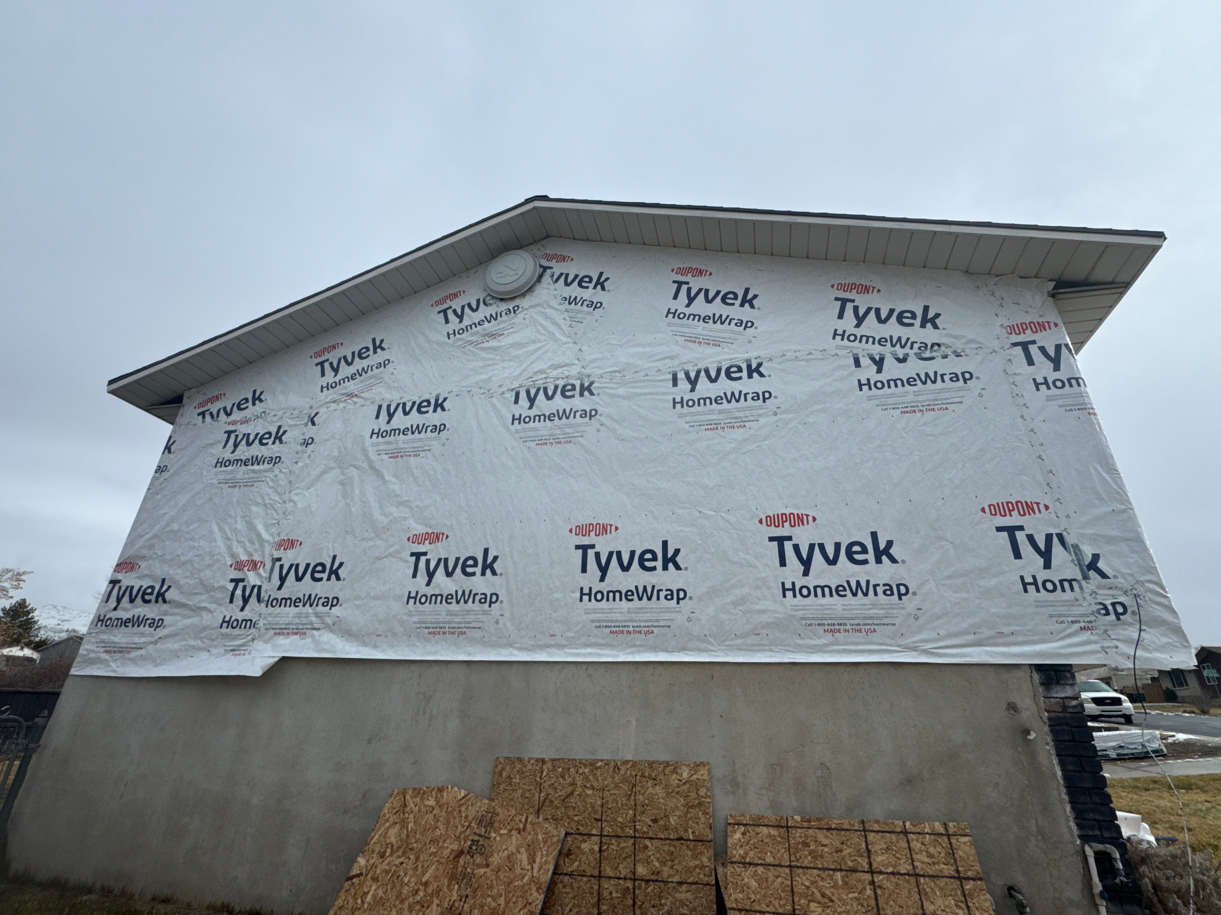 Orem | Beautiful Hardie Lap with B&B Accent | Boothbay Blue by Ideal Siding Utah
