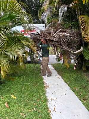 🏡 Pre-Sale Property Cleanup in Old Palm City, FL