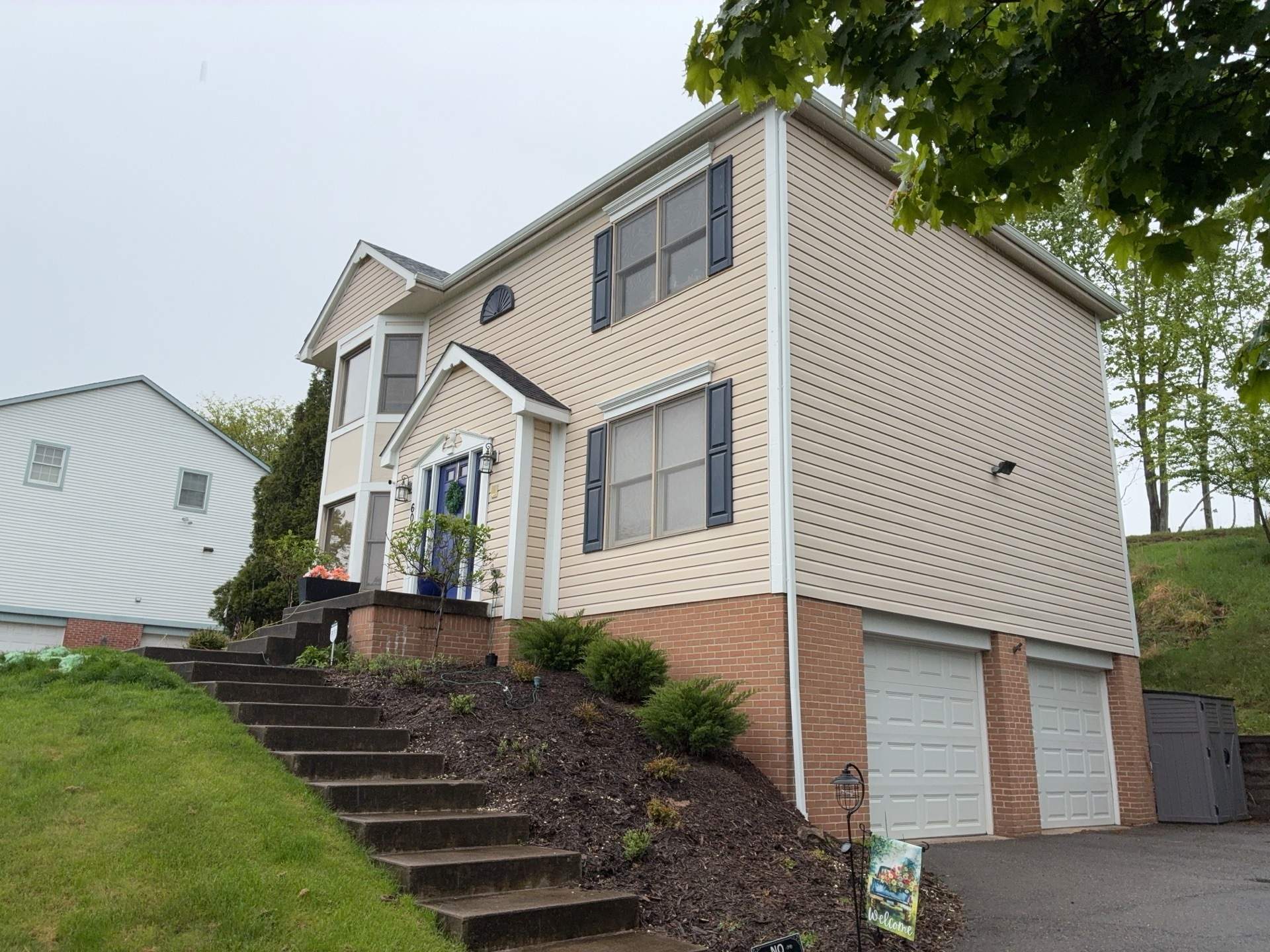Full Residential Vinyl Siding Renovation With Mastic Cedar Discovery Shingle Shake and Ovation Lap Siding by Ideal Siding Pittsburgh