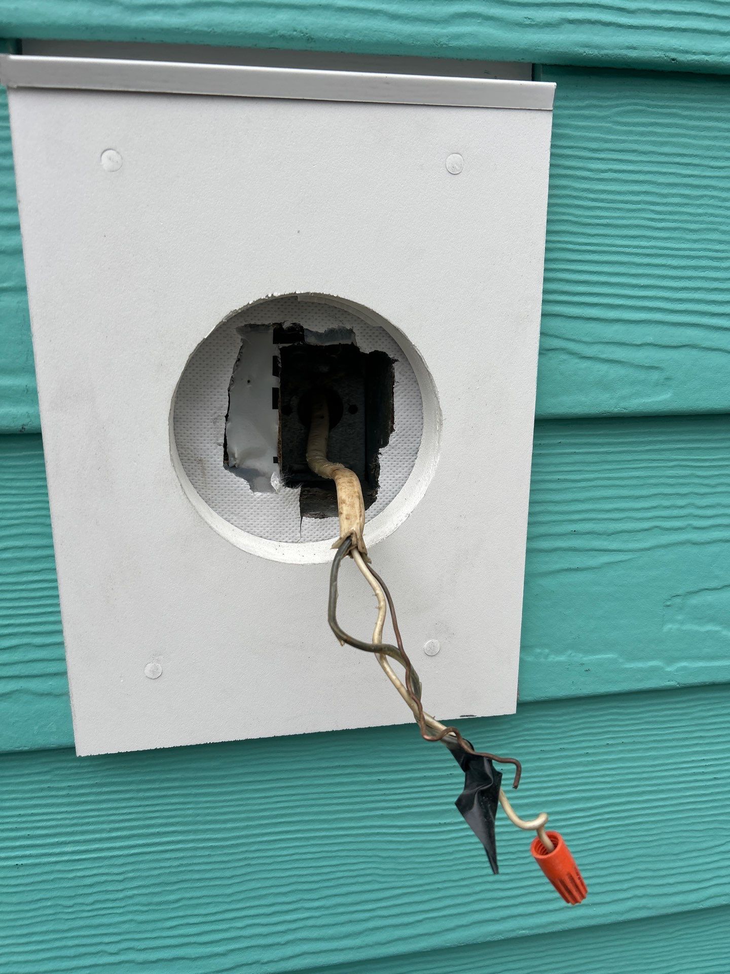 James Hardie siding in Dream Collection color - Dighton, MA by UBrothers Construction