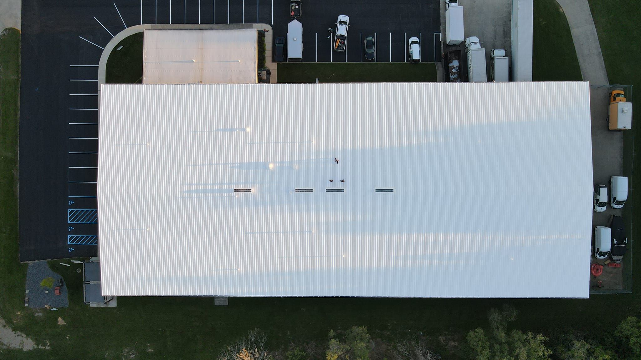 Project by Commercial Roofing Pros  by Commercial Roofing Pros 
