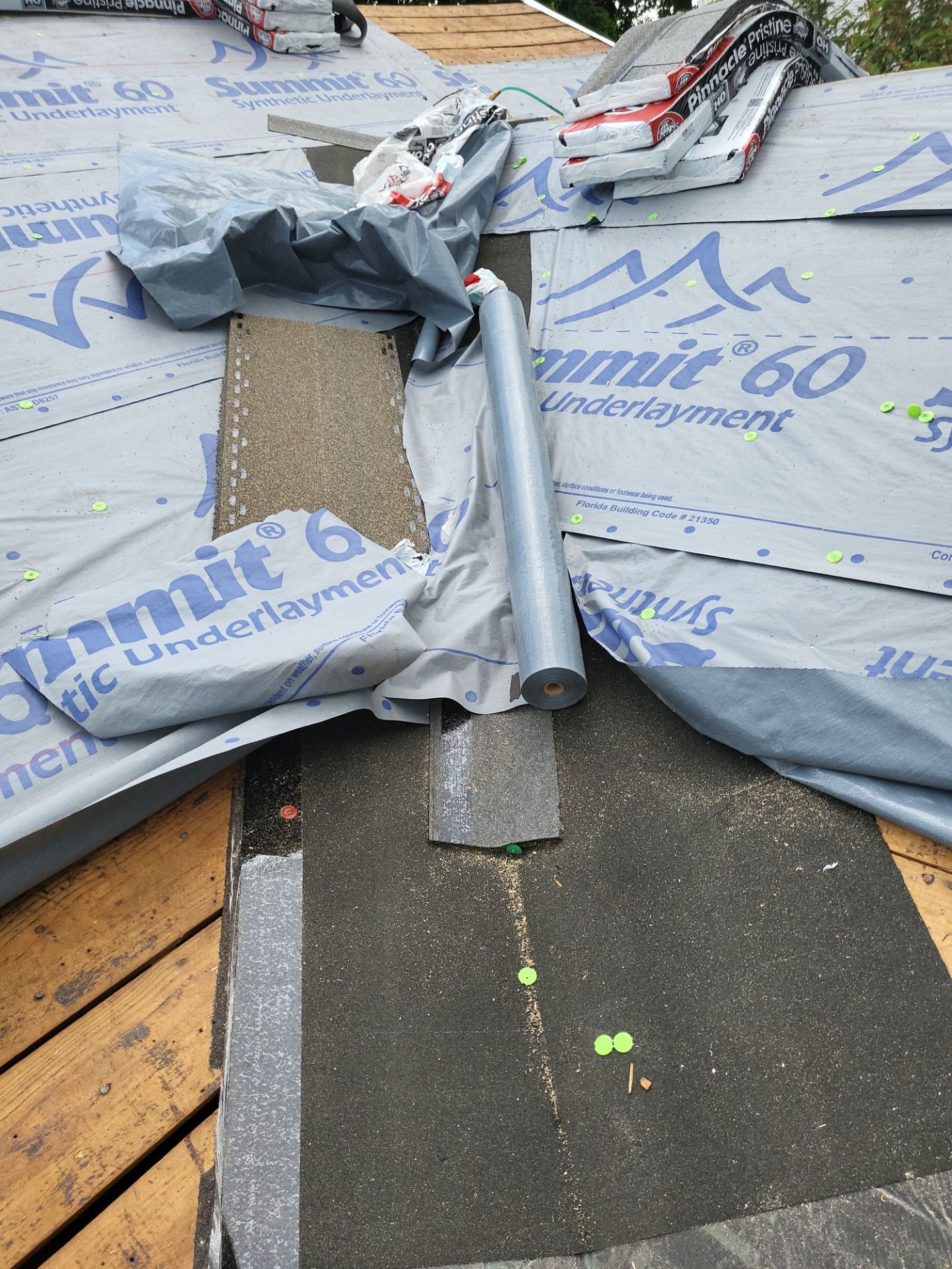 Atlas Pinnacle, Color, Oyster Shell, Drip Edge, Color, White by Eagle Eye Roofing