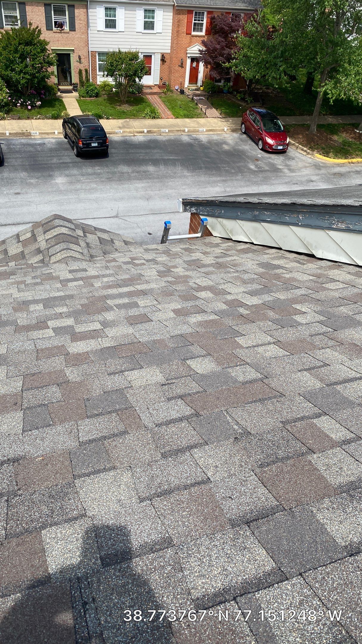 Alexandria - Certainteed Landmark Weathered Wood Shingles by RM Banning, Inc.