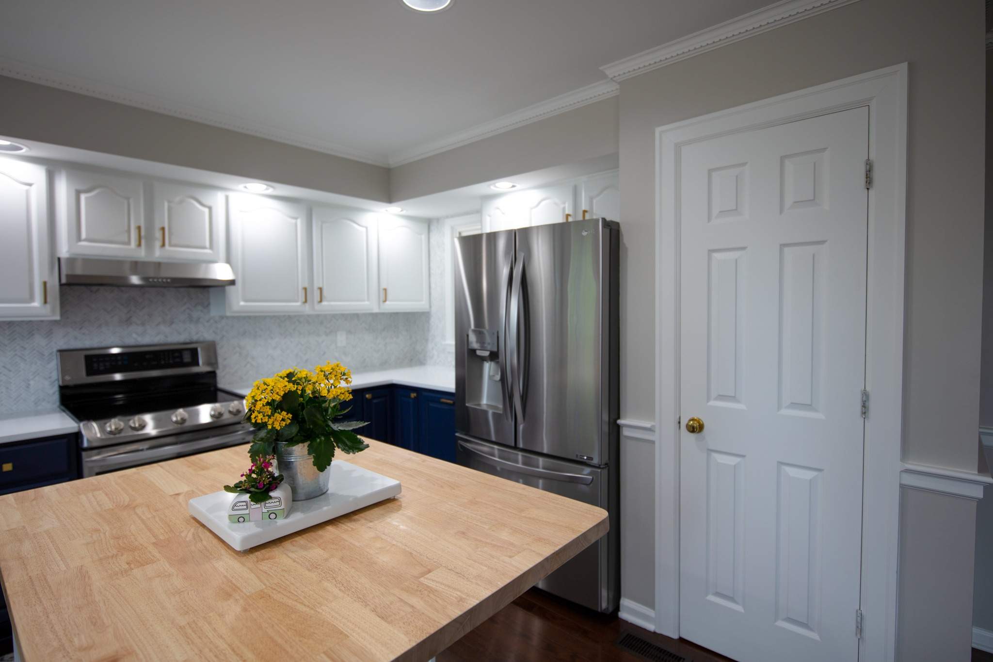 Cabinet Refinishing by Rodgers Painting