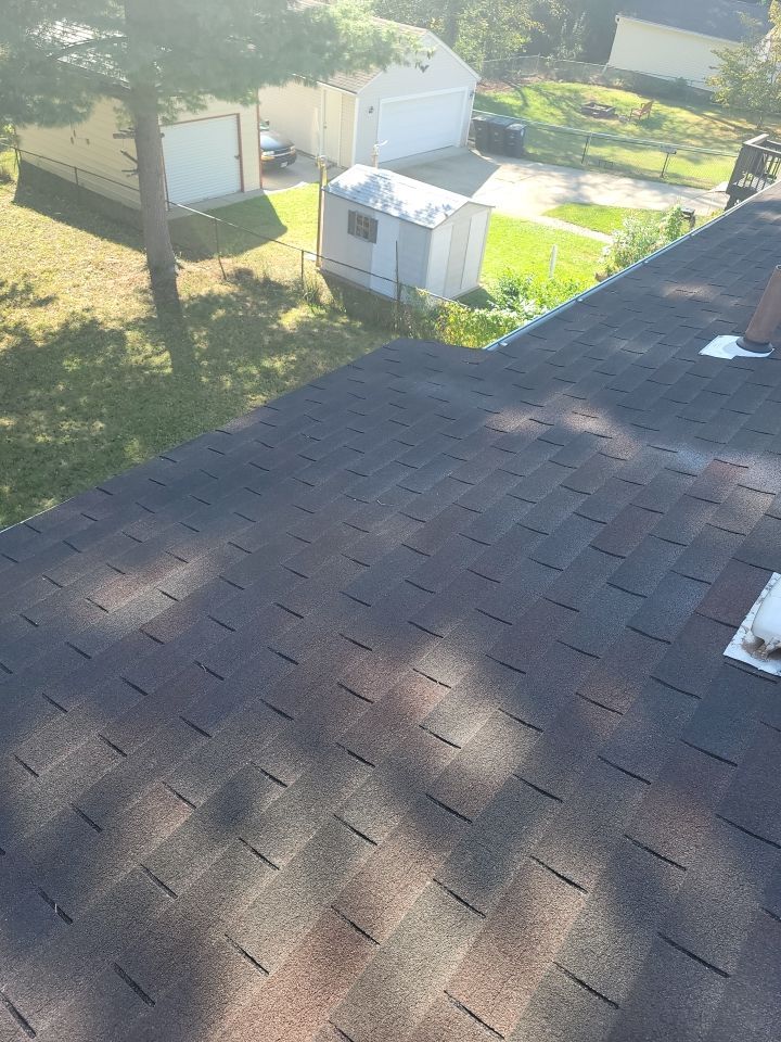 Brand: Atlas Pinnacle Color: Pristine Scotchgard Pweter Drip: White by Eagle Eye Roofing