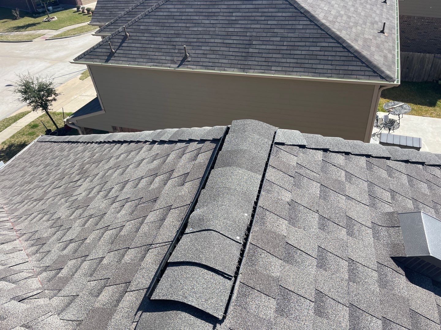 GAF HDZ - Weathered Wood by Elite Roofing LLC