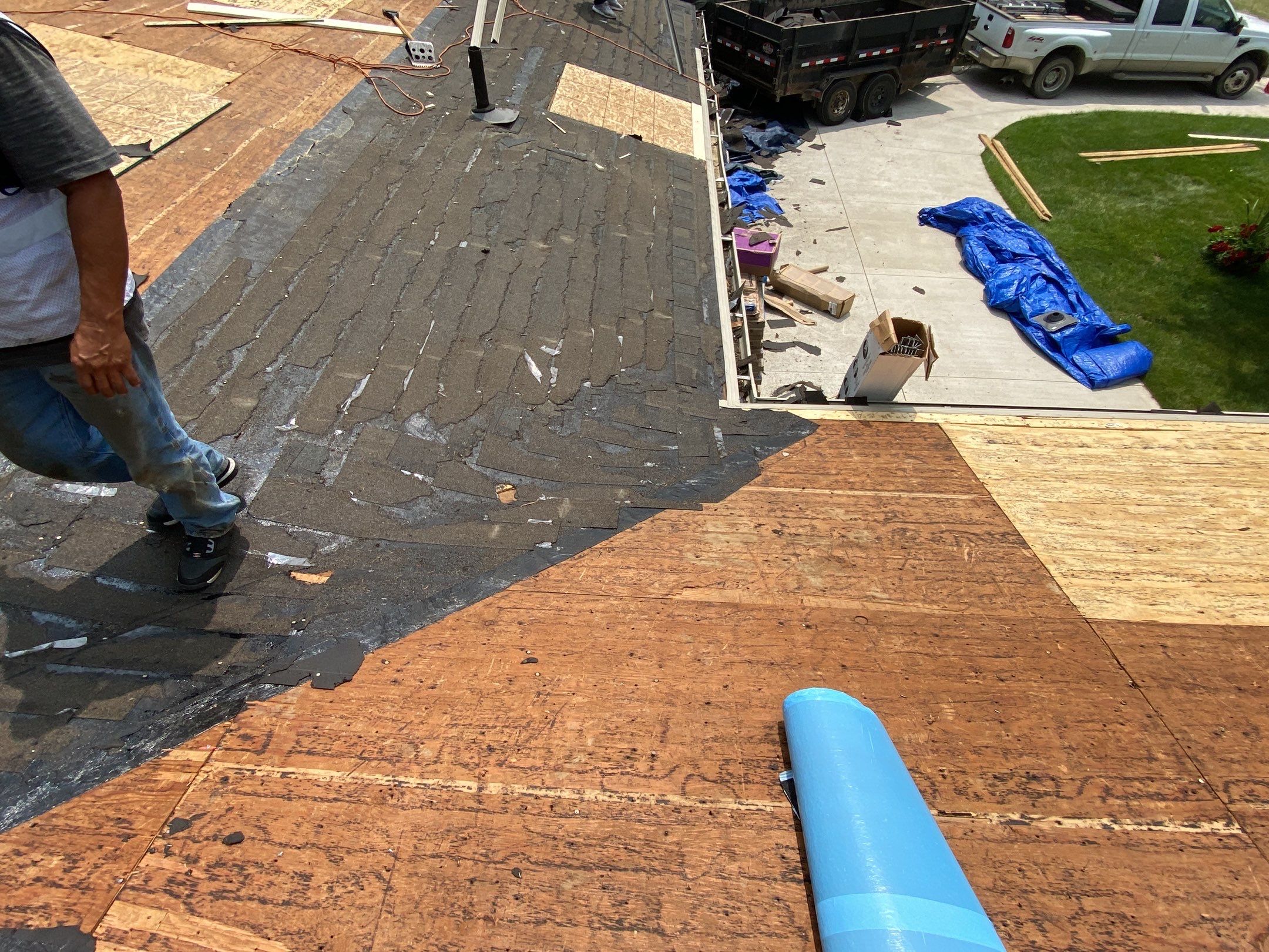Roof Replacement using CertainTeed Landmark Weathered Wood by 180 Contractors
