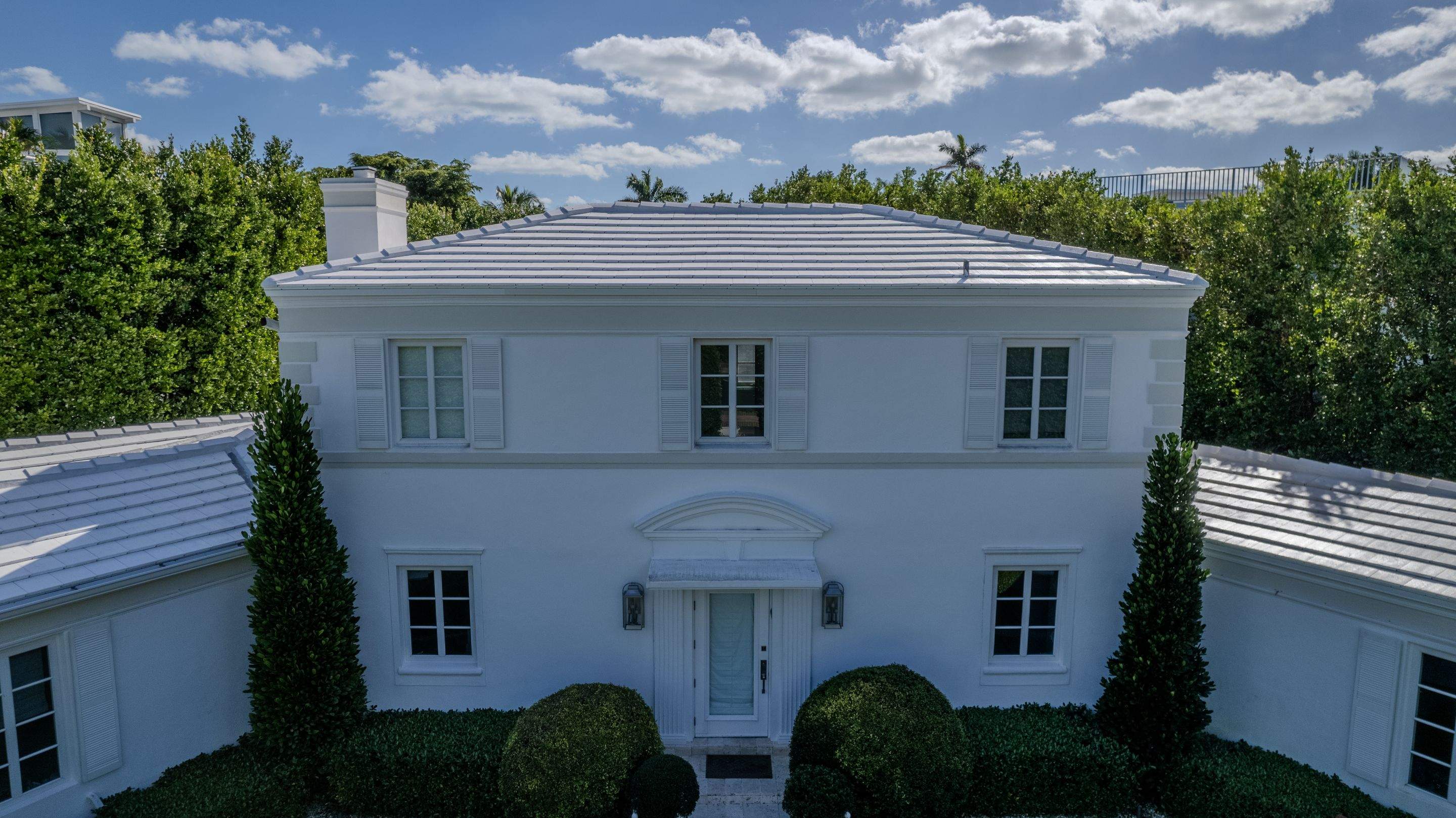 Crown - Windsor Slate - Polar White by Istueta Roofing