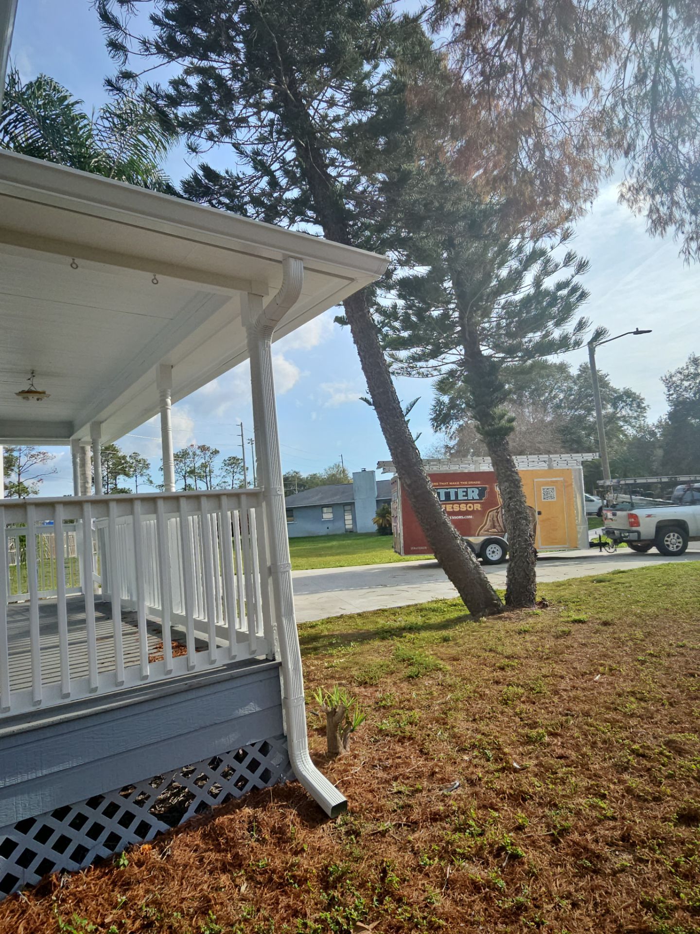 6 Inch Seamless Gutters using White Seamless Gutters in Largo FL by Gutter Professors