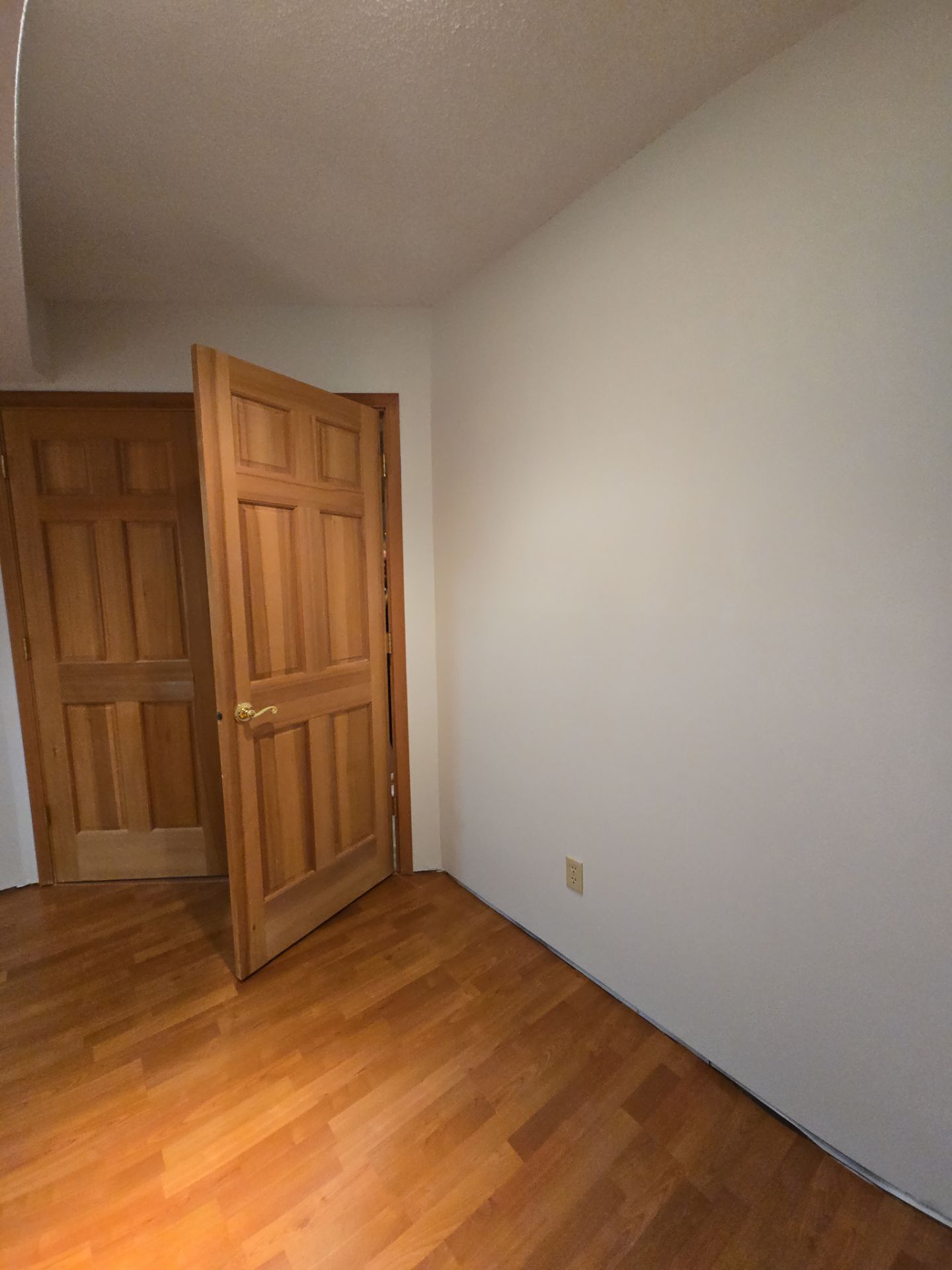 Tour the entire process of painting an interior by The Hillcrest Company 