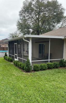 Screen room in Crestview