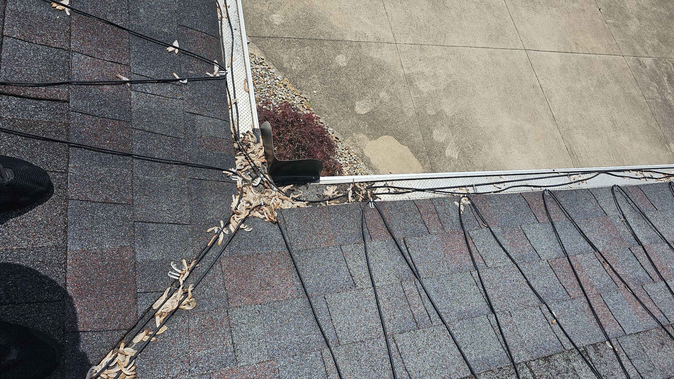 ATLAS PINNACLE COLOR: SCOTCHGARD BLACK SHADOW by Eagle Eye Roofing