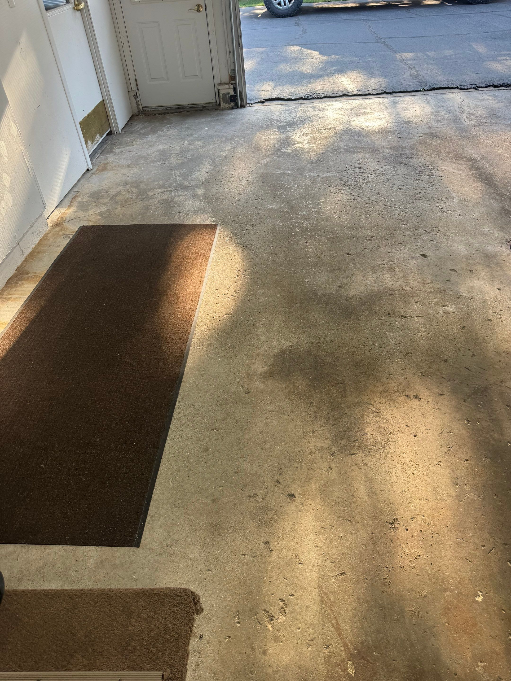 Multi-Colored Epoxy Flake Garage Floor Installation in Fruitport by Gordon Painting