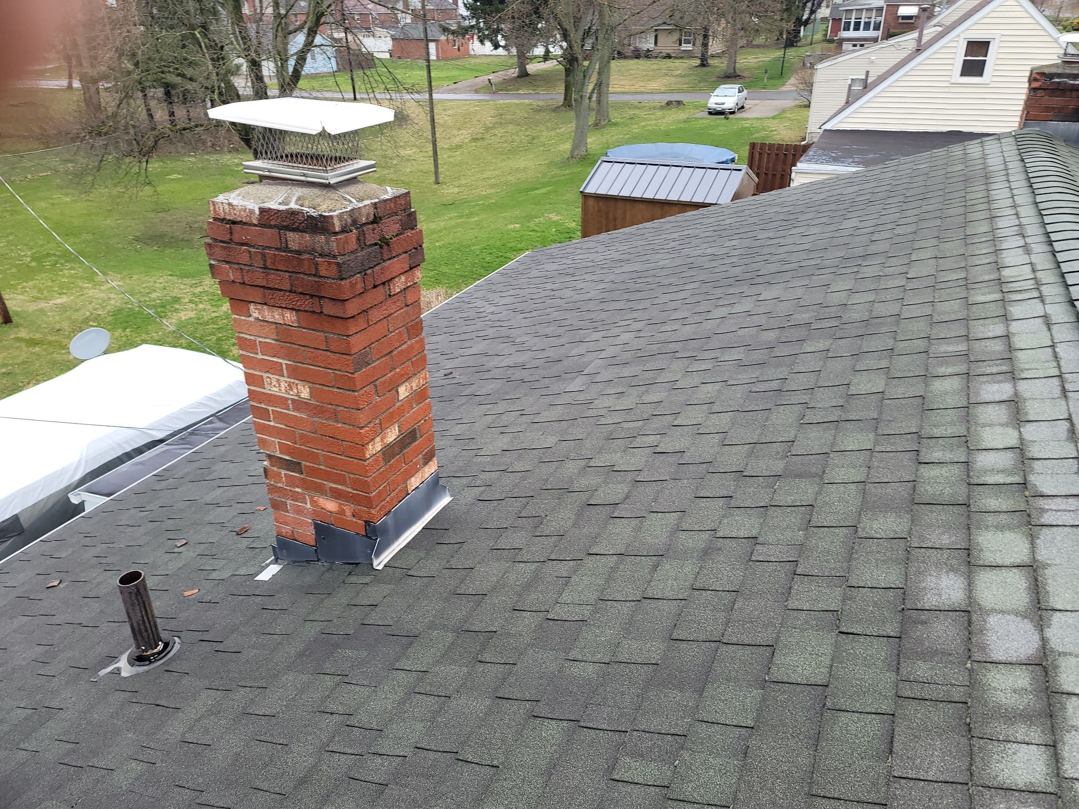 ATLAS PINNACLE COLOR: SUMMER STORM DRIP EDGE: WHITE by Eagle Eye Roofing