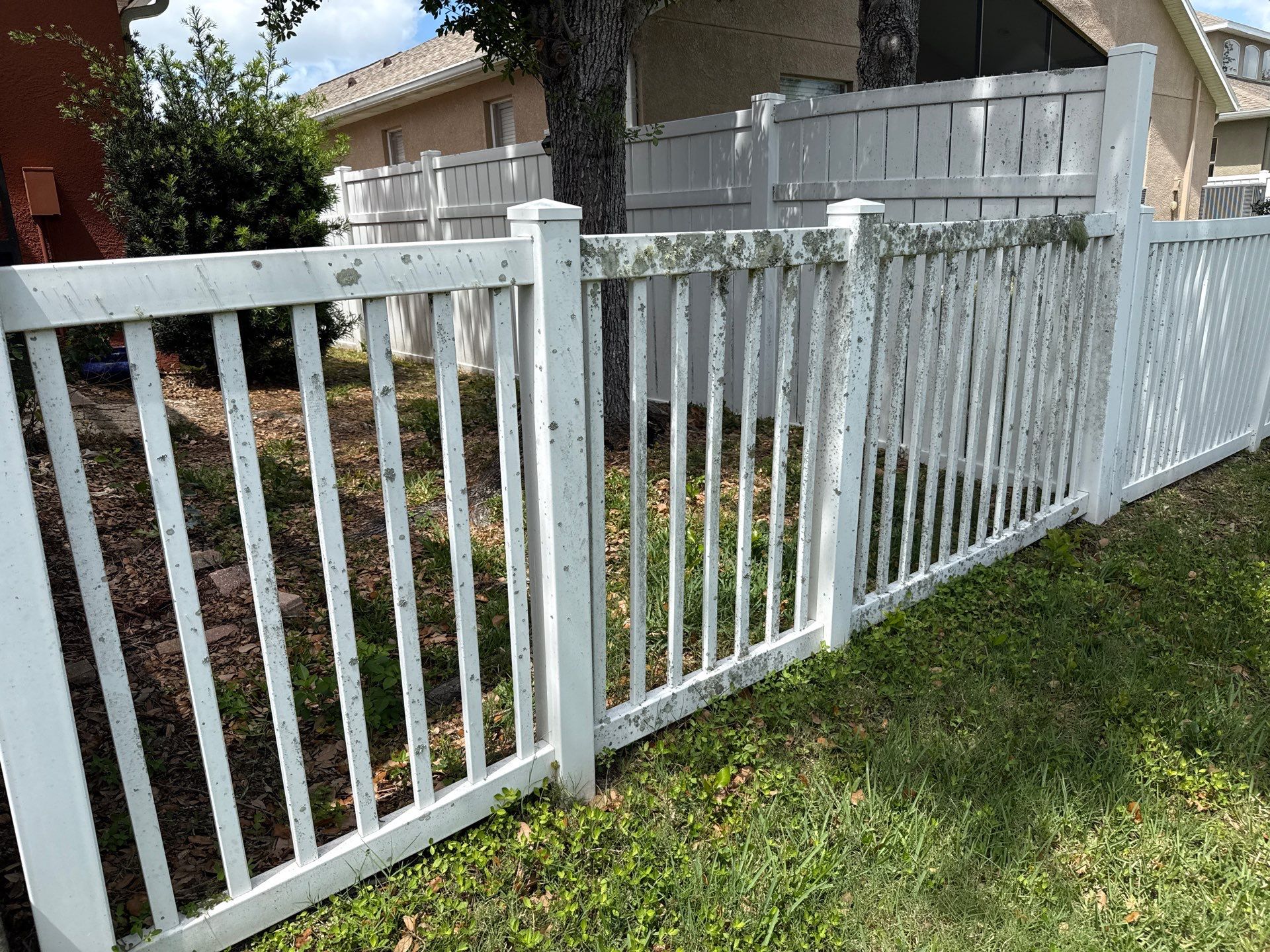 Vinyl Fence & Paver Patio Cleaning β Creekside Oaks, Parrish, FL by Sunshine AquaWash