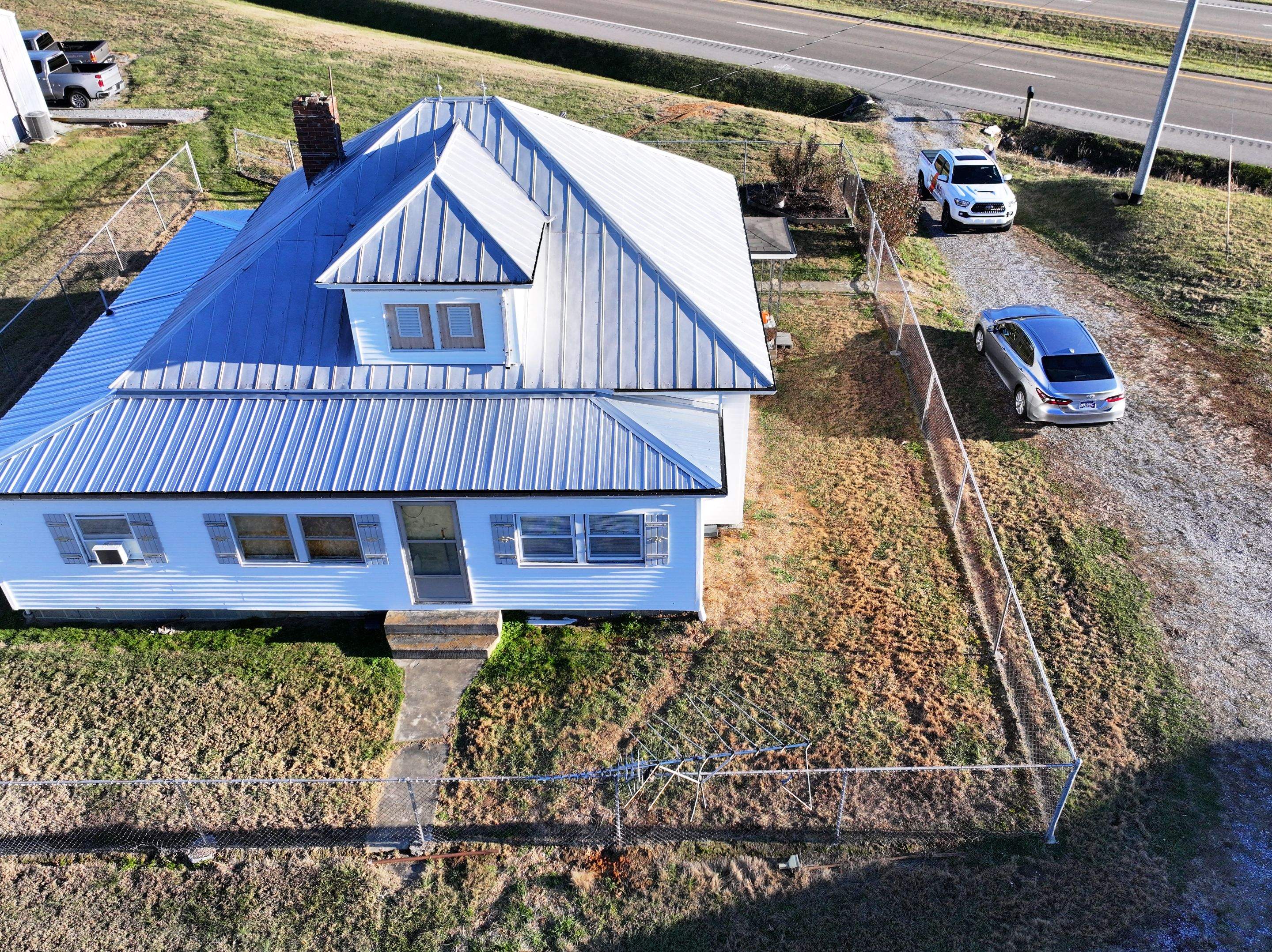 Holt Residence by Omnia Roofing