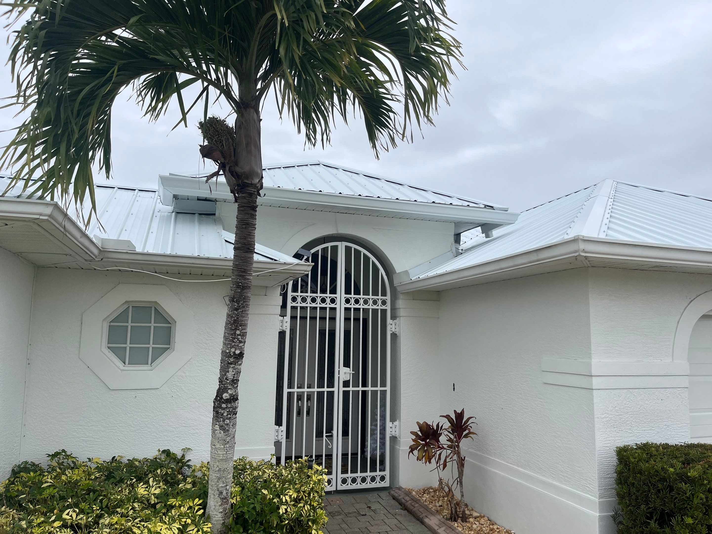 Seamless Aluminum Gutters in Cape Coral FL by Gutter Professors
