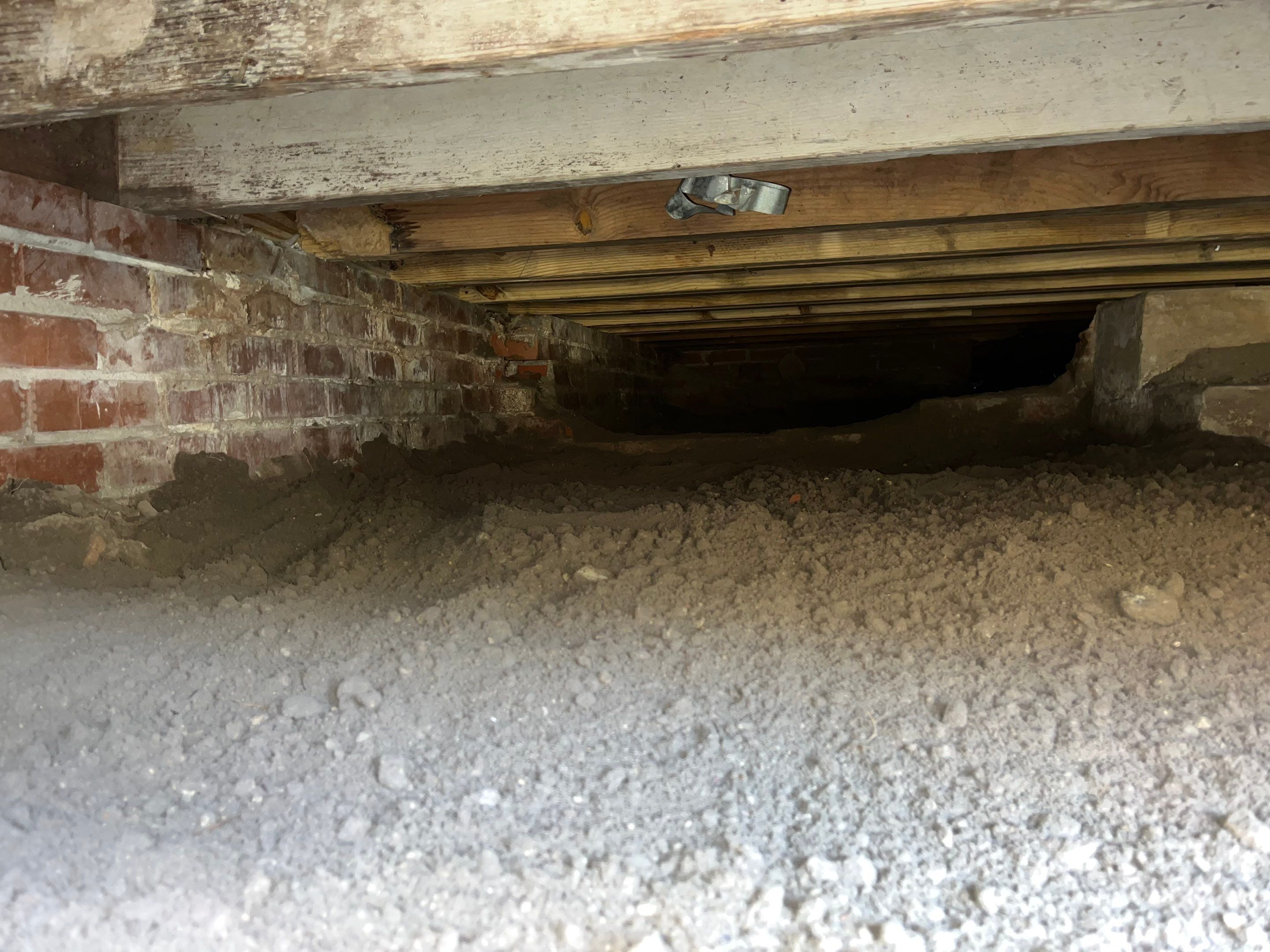 Sealed Crawlspace using Aprilaire E-70 Dehumidifier by Impact Crawlspace