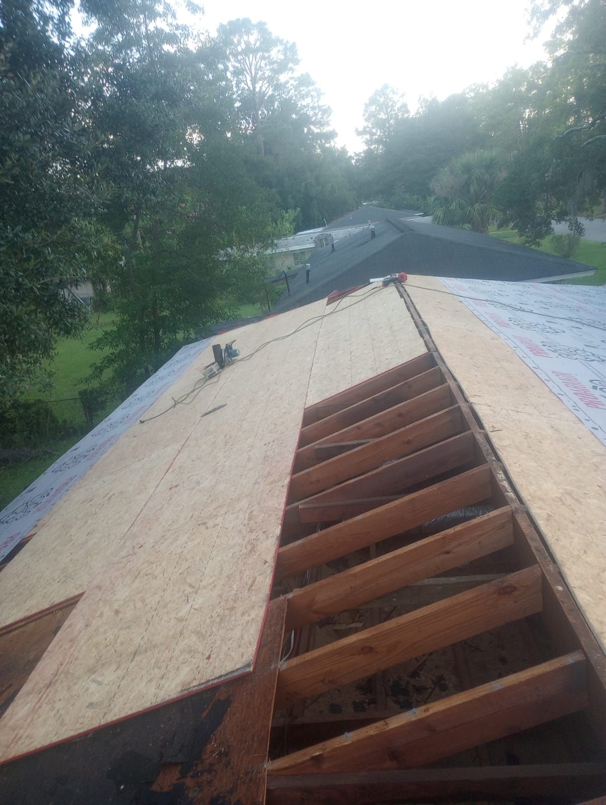 Residential Roofing Installation using Owens Corning Oakridge Estate Grey by Talya Roofing