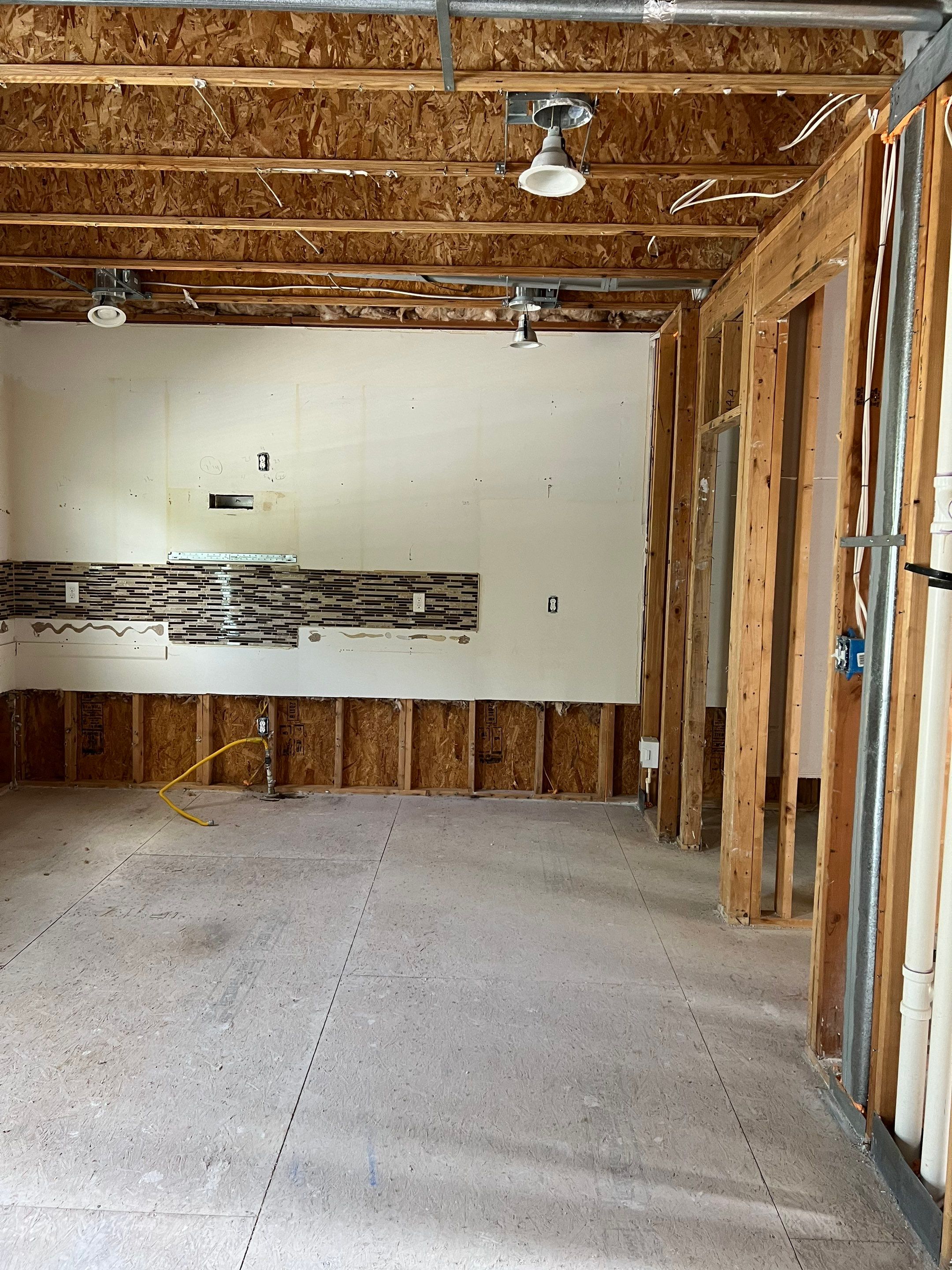 After Hours Emergency Water Extraction and Restoration in Middletown, Delaware by Healthy Home Solutions