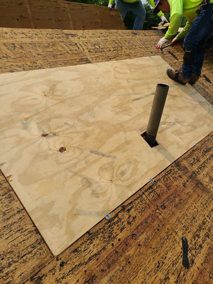 Alexandria - Certainteed Landmark Weathered Wood Shingles by RM Banning, Inc.