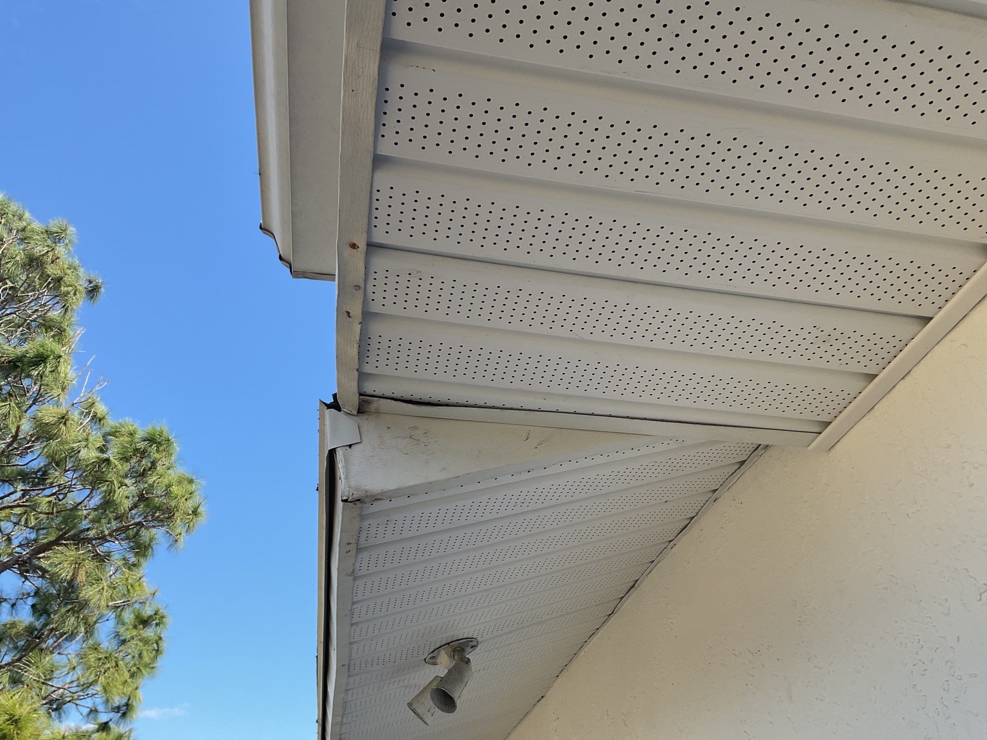 Soffit and Fascia Installation in Cape Coral FL by Gutter Professors