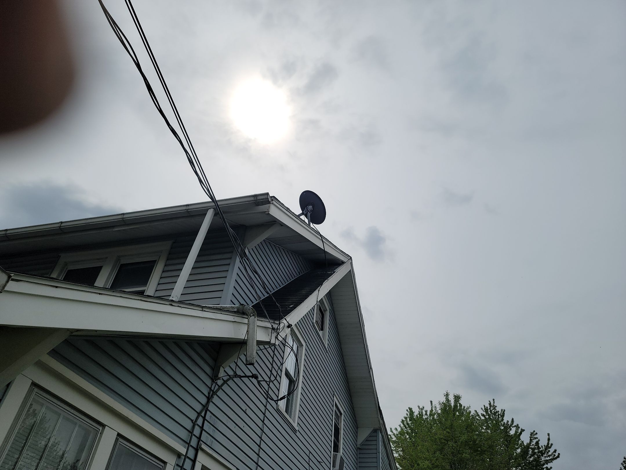 ATLAS PINNACLE COLOR: MORNING HARVEST DRIP EDGE: WHITE by Eagle Eye Roofing