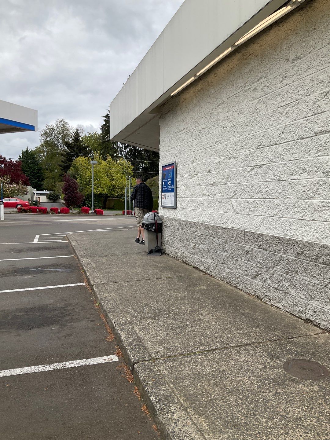 Store wash using Soft wash solution by Willamette Outdoor Wash LLC