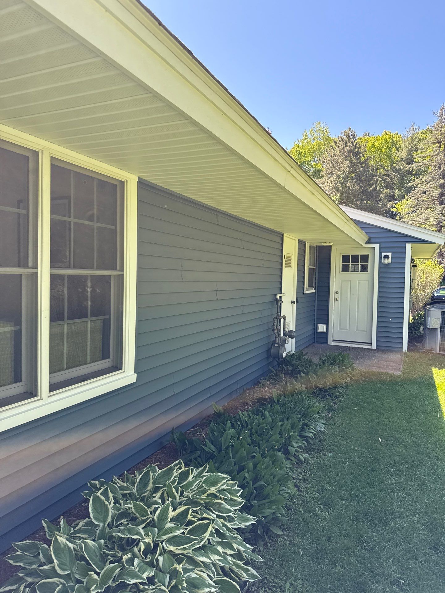Vinyl Siding Transformation – Pacific Blue by Mighty Dog Roofing of Greater Middlesex County