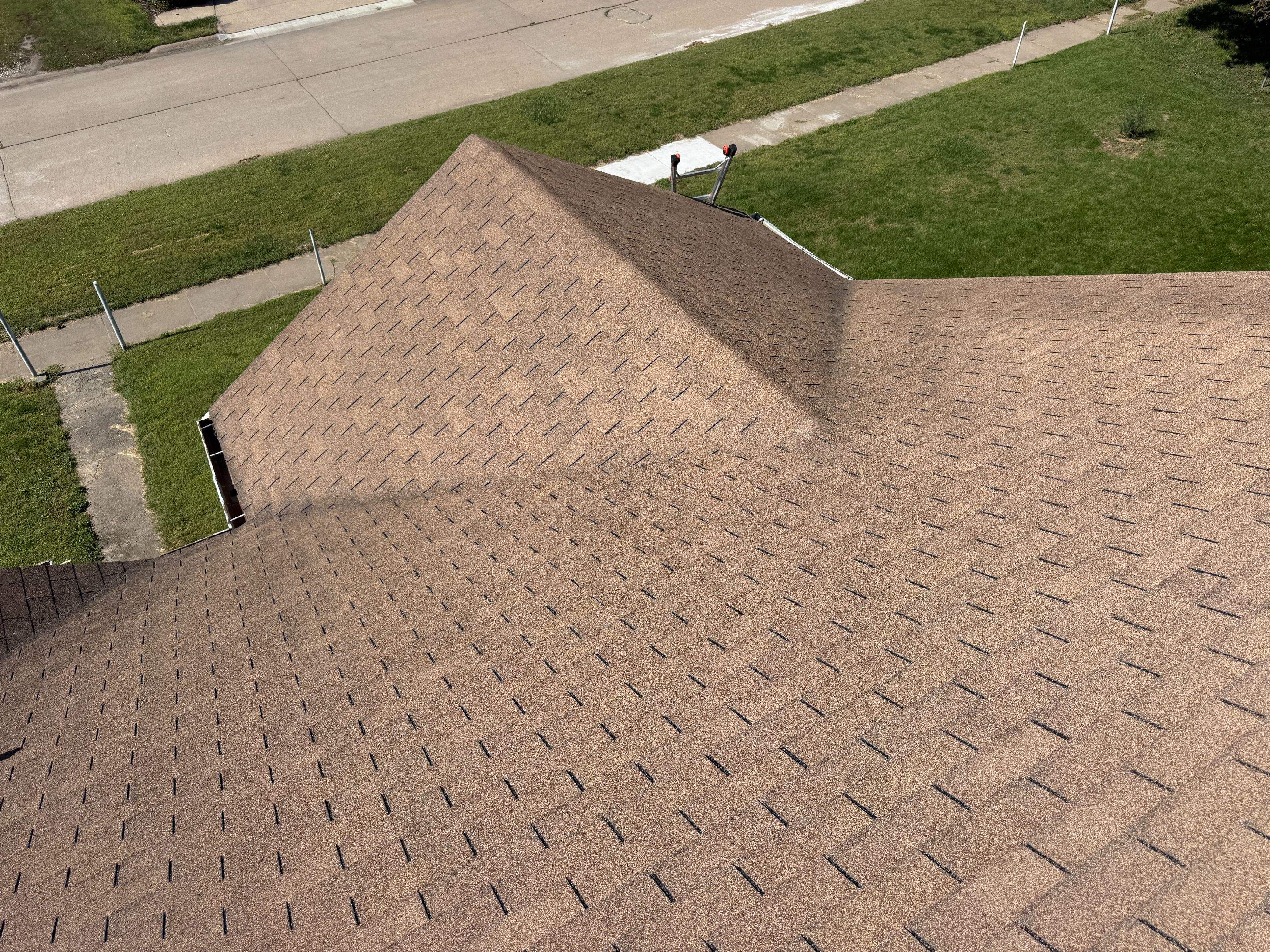 Full Residential Roof Replacement and Detached Garage Roofing in Council Bluffs by Star Home
