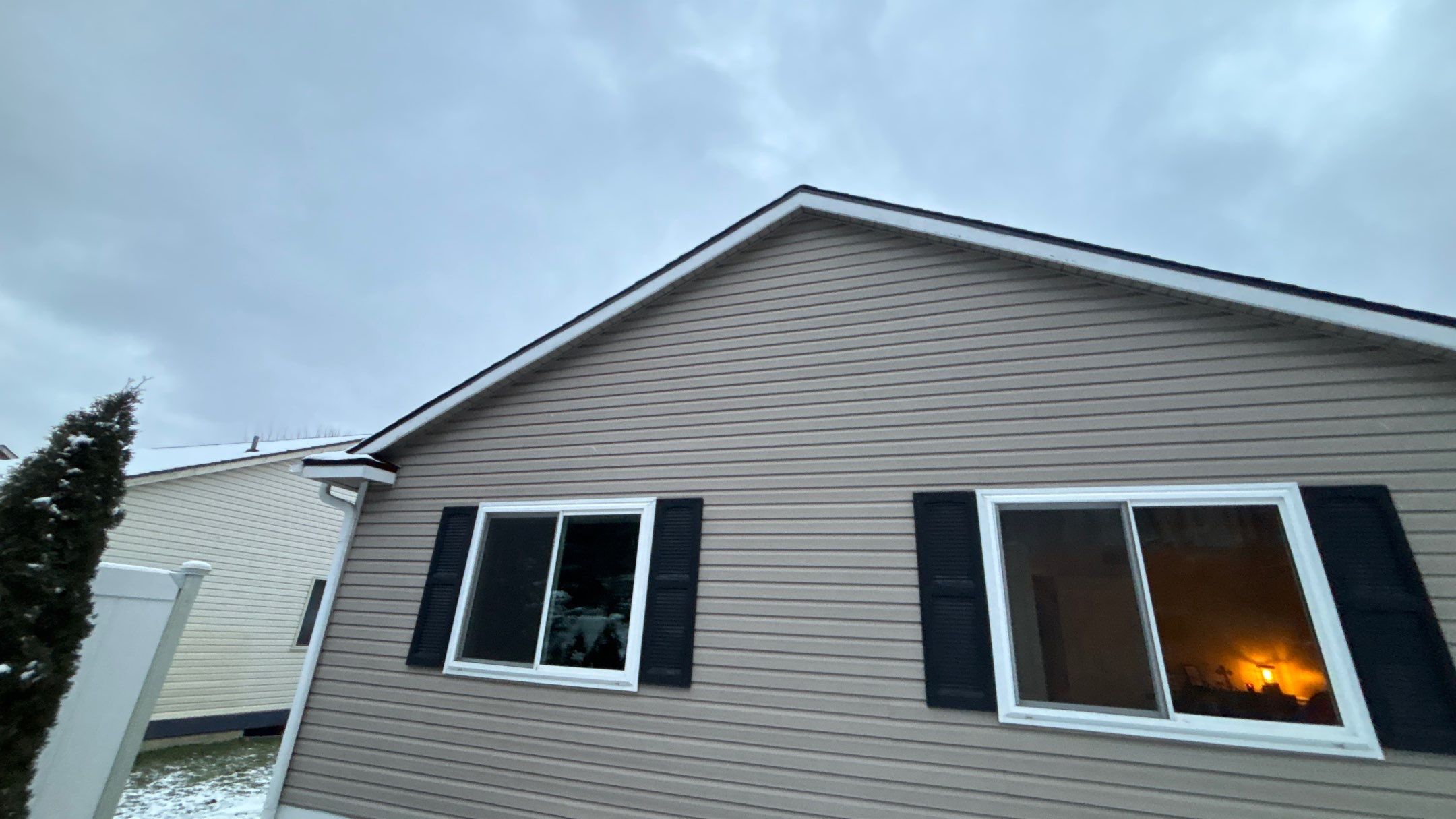 Siding Replacement using Alside Charter Oak D4.5" Riveria Dusk by 180 Contractors