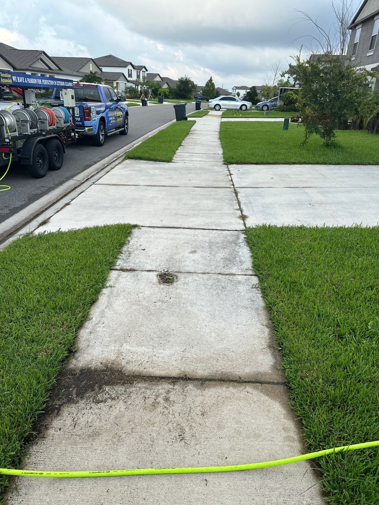 🚿 Concrete Driveway, Sidewalk & Entryway Cleaning – Trevesta Community, Palmetto, FL by Sunshine AquaWash