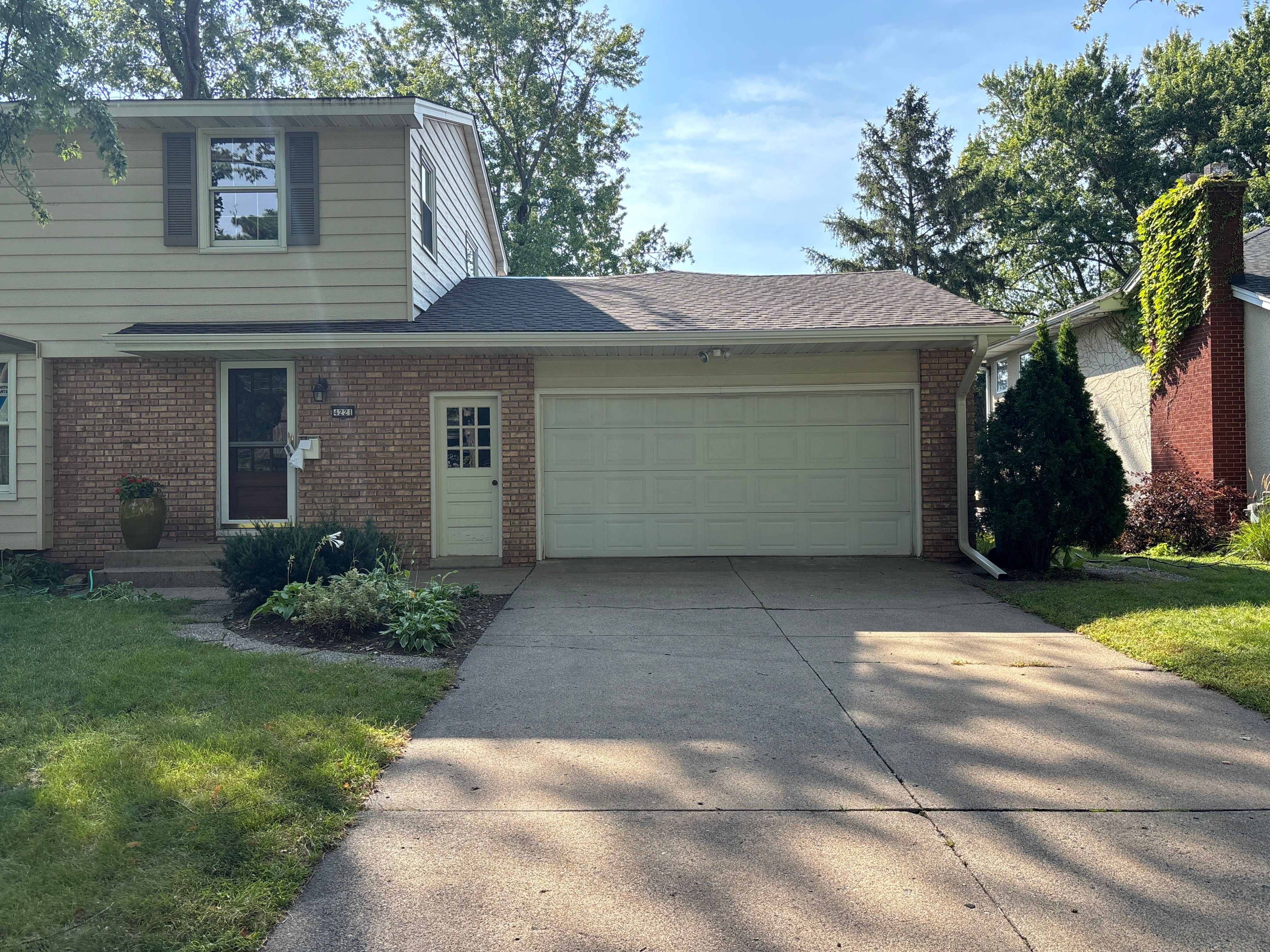 Title: 5-Inch Seamless Gutter Installation – Edina, MN by Next Level Seamless Gutters / Exteriors Inc.