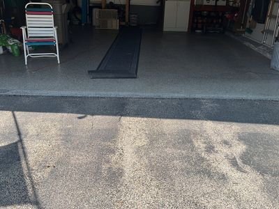 Garage in Nashua, NH 03063