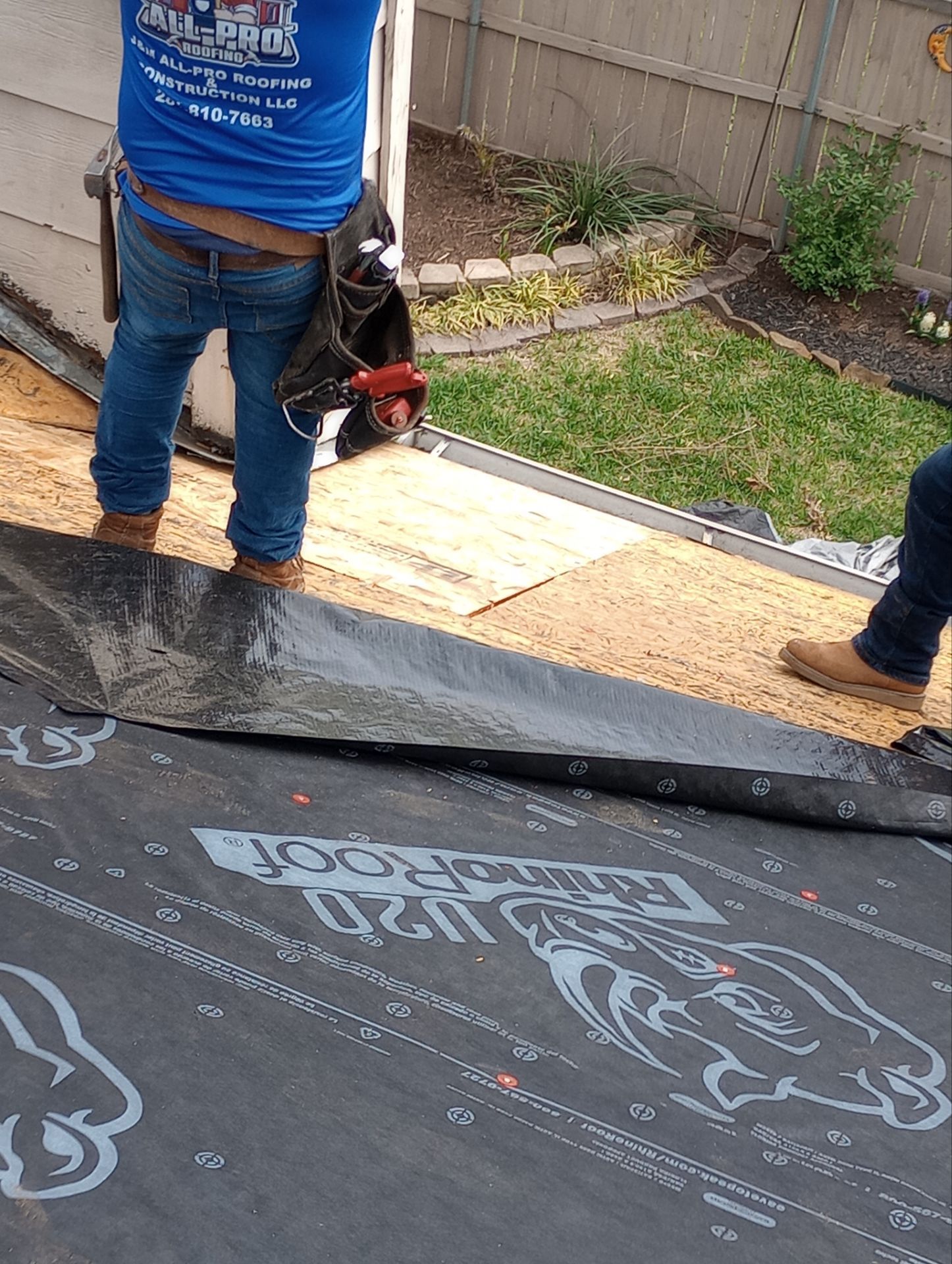 Residential Roofing Installation using Owen's Corning Duration (Lifetime) Shingles by Roof Repair Company