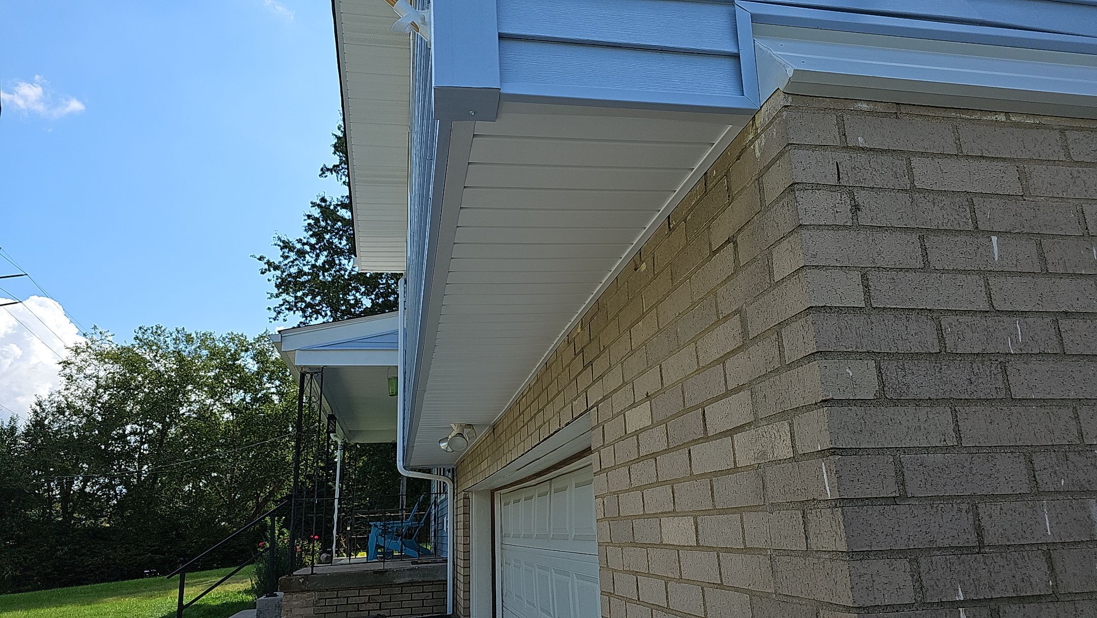 Polaris HomeView, Color: Coastal Sky by Eagle Eye Roofing