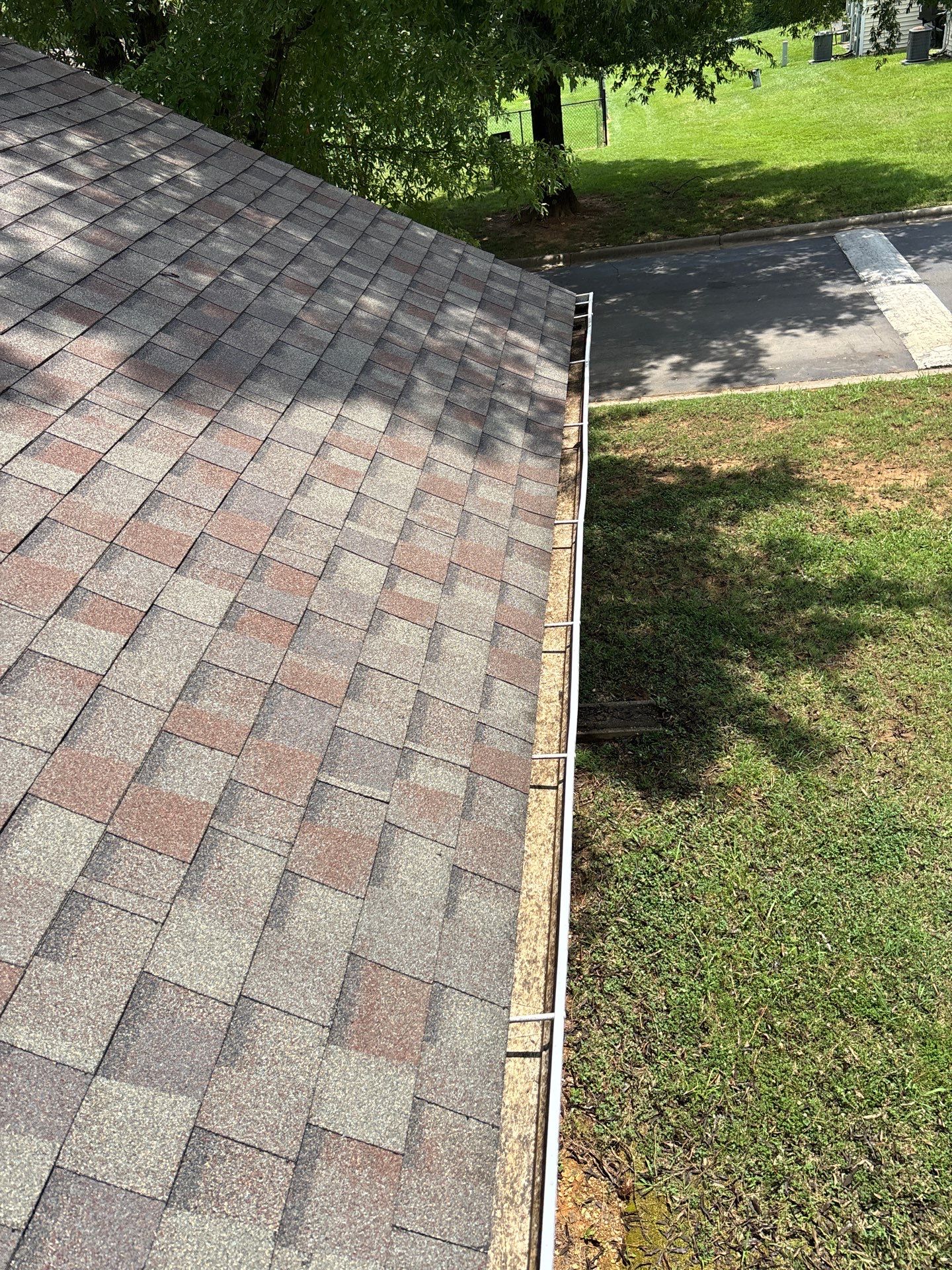 HOA gutter cleaning after photo Burlington, NC.