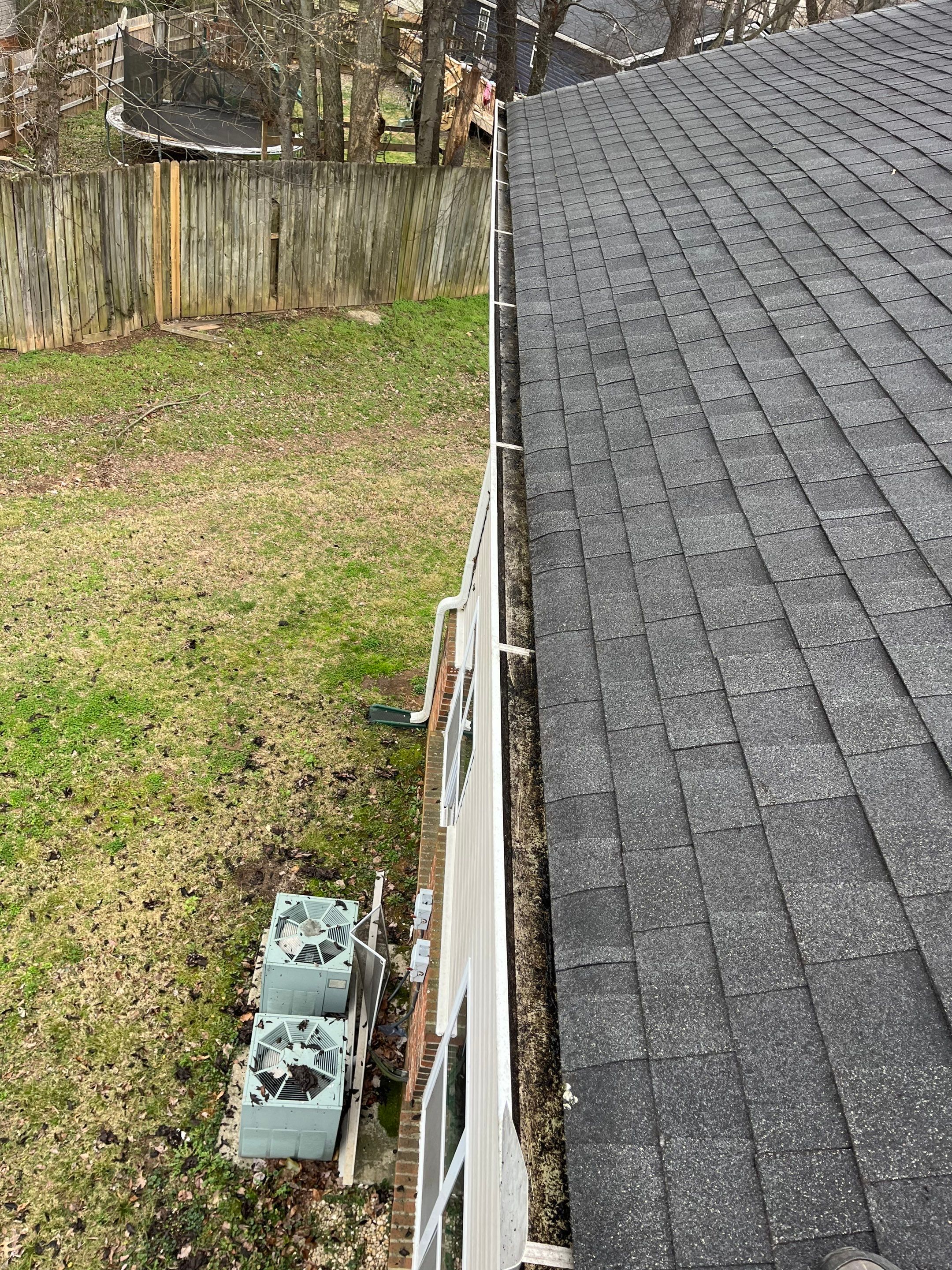 Commercial gutter cleaning Franklin & Murfreesboro after photo with clean gutters