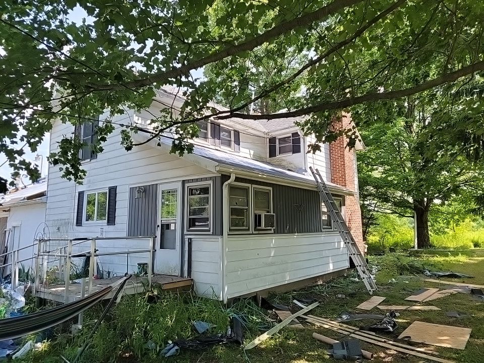 ATLAS PINNACLE COLOR: HEARTHSTONE DRIP EDGE: WHITE by Eagle Eye Roofing