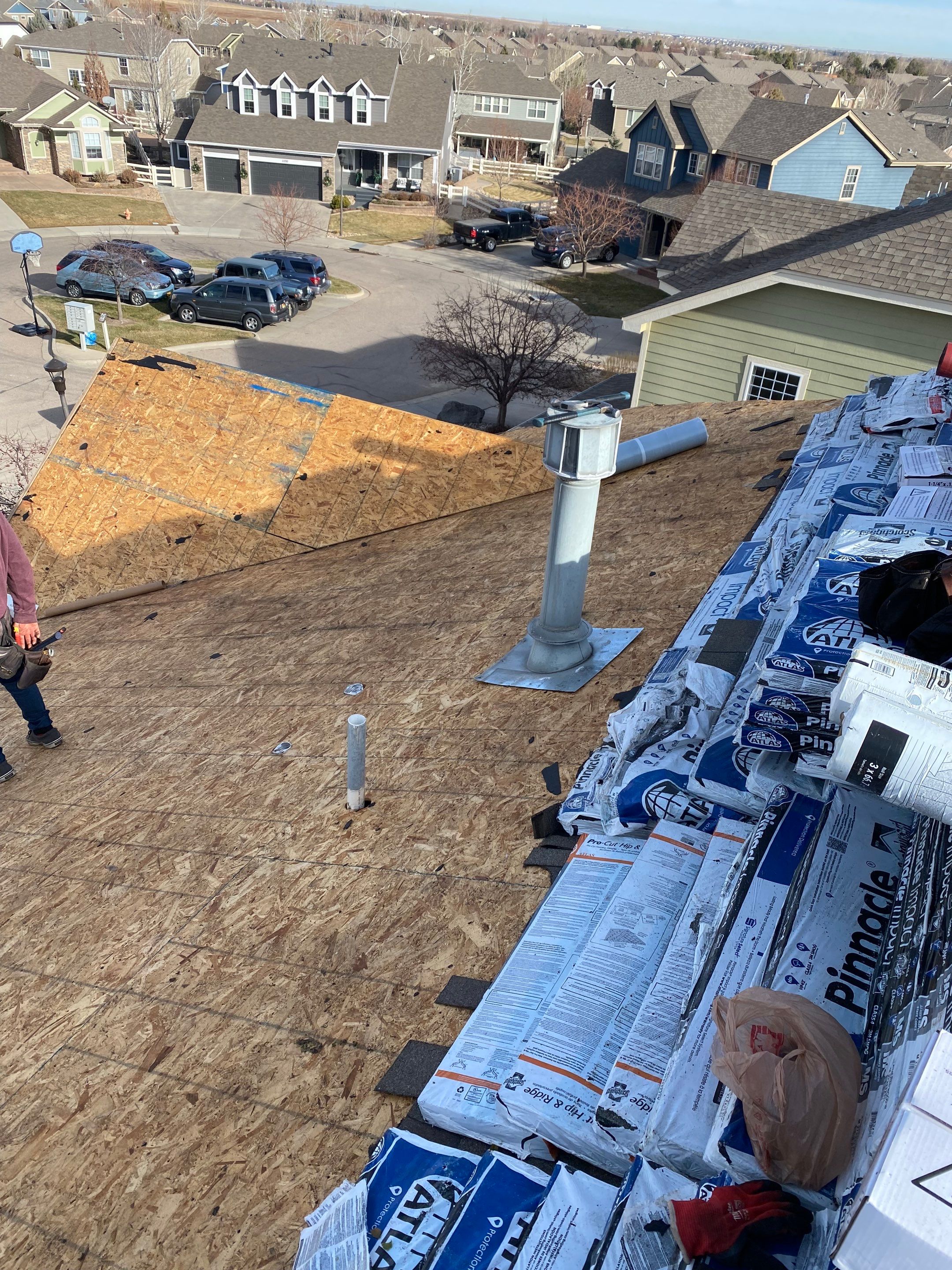 Resdiental Hail Damage Roof Replacement using Atlas Pinnacle Class 4 Impact Resistant "Weathered Wood" color by Black Belt Roofing