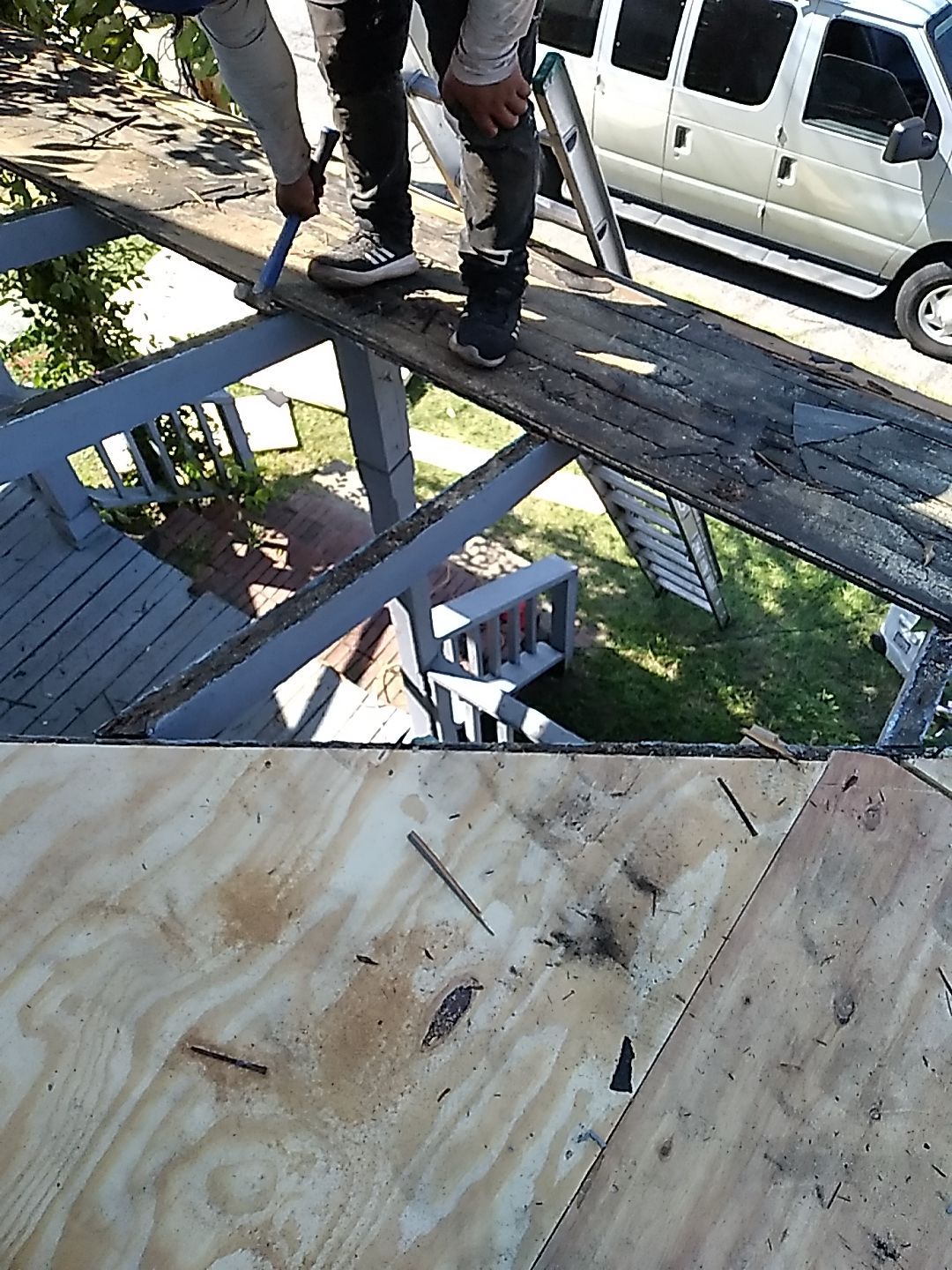 Residential Roofing Installation using Owens Corning® Oakridge Estate Gray by Indigo State Roofing