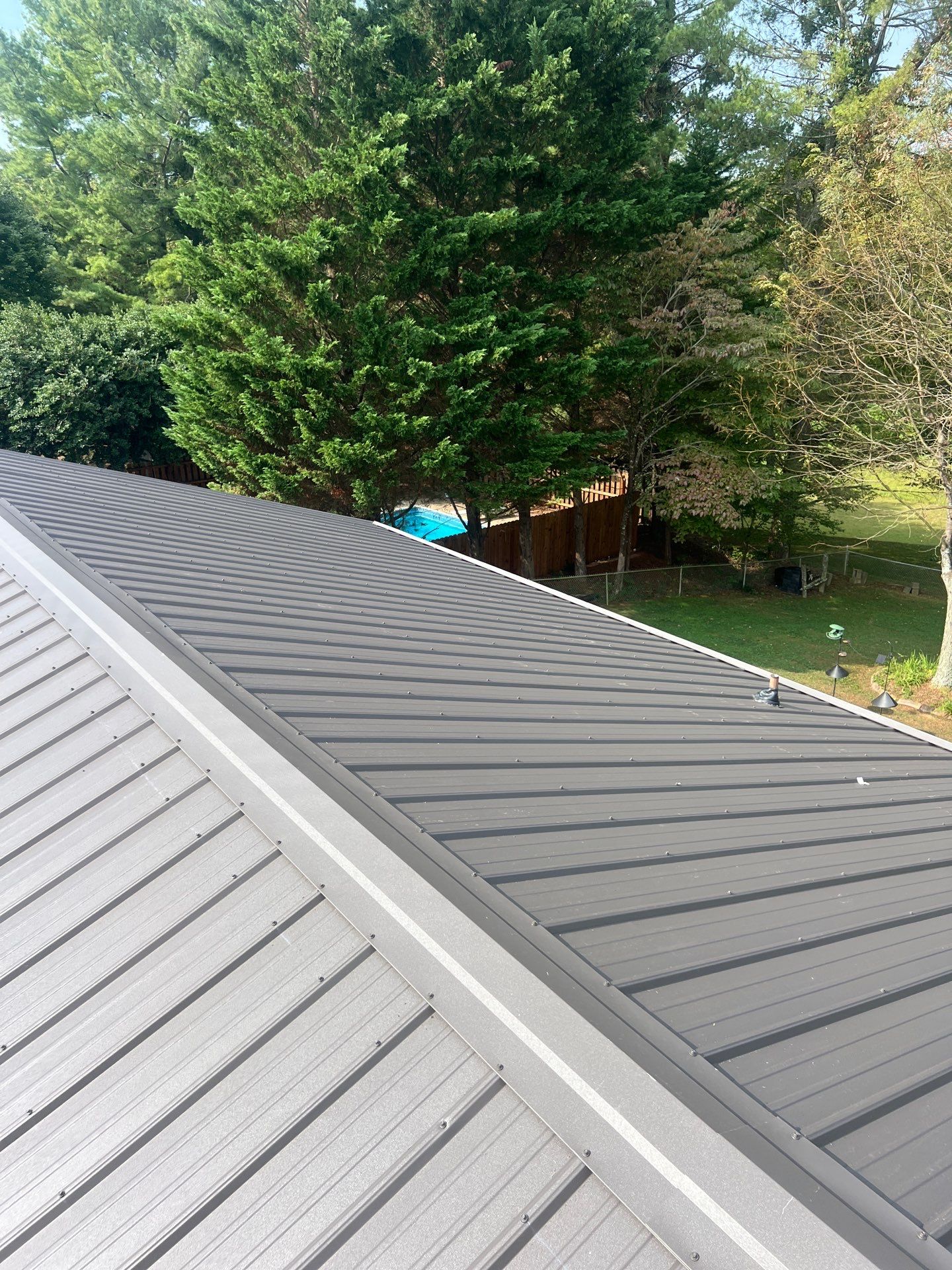Morrison Residence - Piney Flats by Omnia Roofing