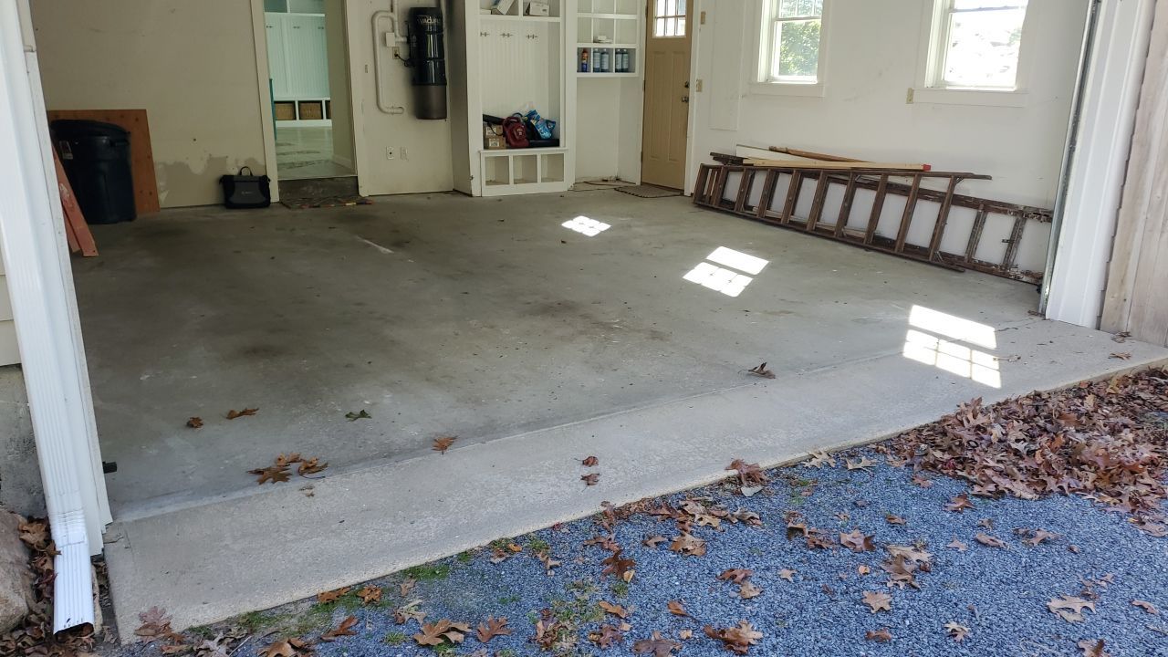 Garage in Mashpee, MA 02649 by Symphony Concrete Coatings
