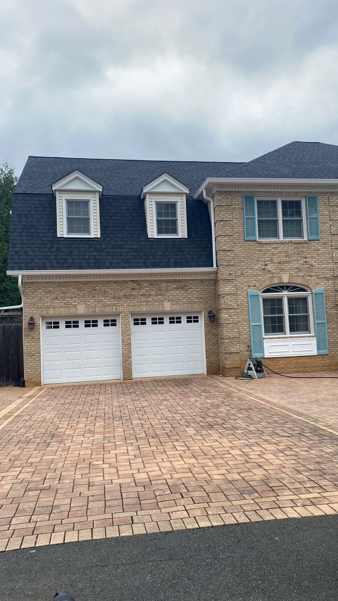 McLean: Residential Roof Installation with Landmark Pro Designer Shingles in Max Def Moire Black by RM Banning, Inc.